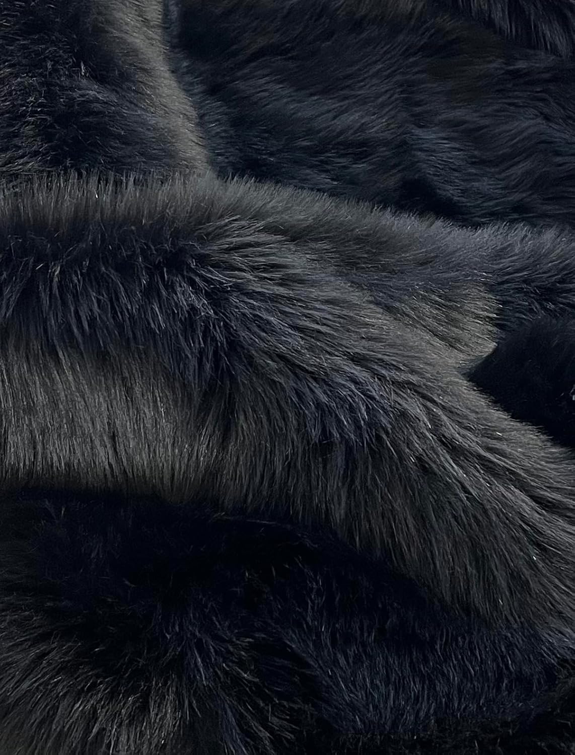 LAMBZY Sheepskin Style Rug, Ultra Soft 6 Pelts, Black, 6’x6’