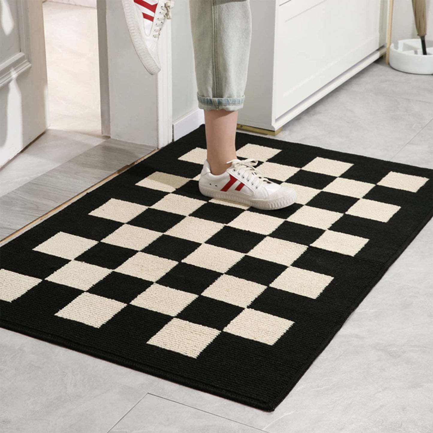 BOVEU Indoor Door Mat Front Door Mat, 20"x 32" Checkered Geometric Doormat Black Indoor Rugs, Thin Interior Door Mats for Entryway, Patio, Black