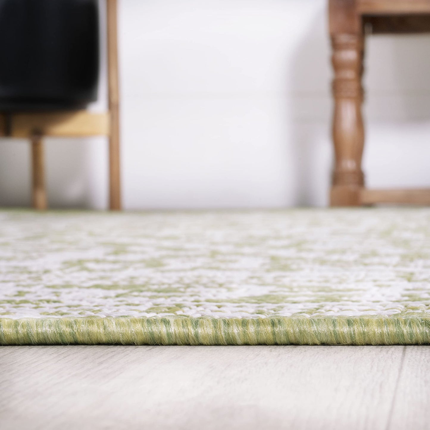JONATHAN Y Medallion Weave Indoor Outdoor Runner Rug 2X10 Green/Cream, Sinjuri Textured for Backyard, Patio, Porch, Easy-Cleaning, High Traffic, Pet-Friendly, Non-Shedding (SMB101E-210)