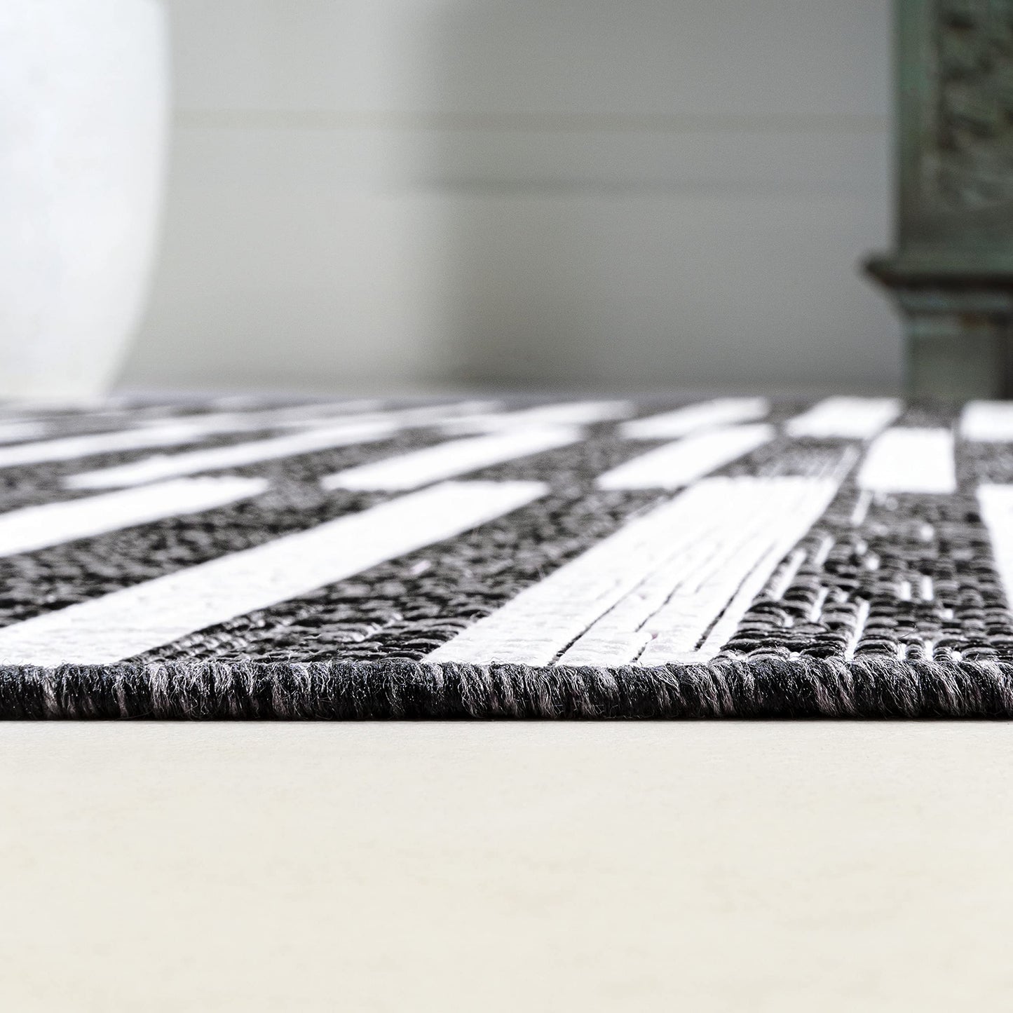 JONATHAN Y Offset Stripe Indoor Outdoor Runner Rug 2X10 Black/Ivory, Sukie Modern for Backyard, Patio, Porch, Easy-Cleaning, High Traffic, Pet-Friendly, Non-Shedding (SMB133F-210)