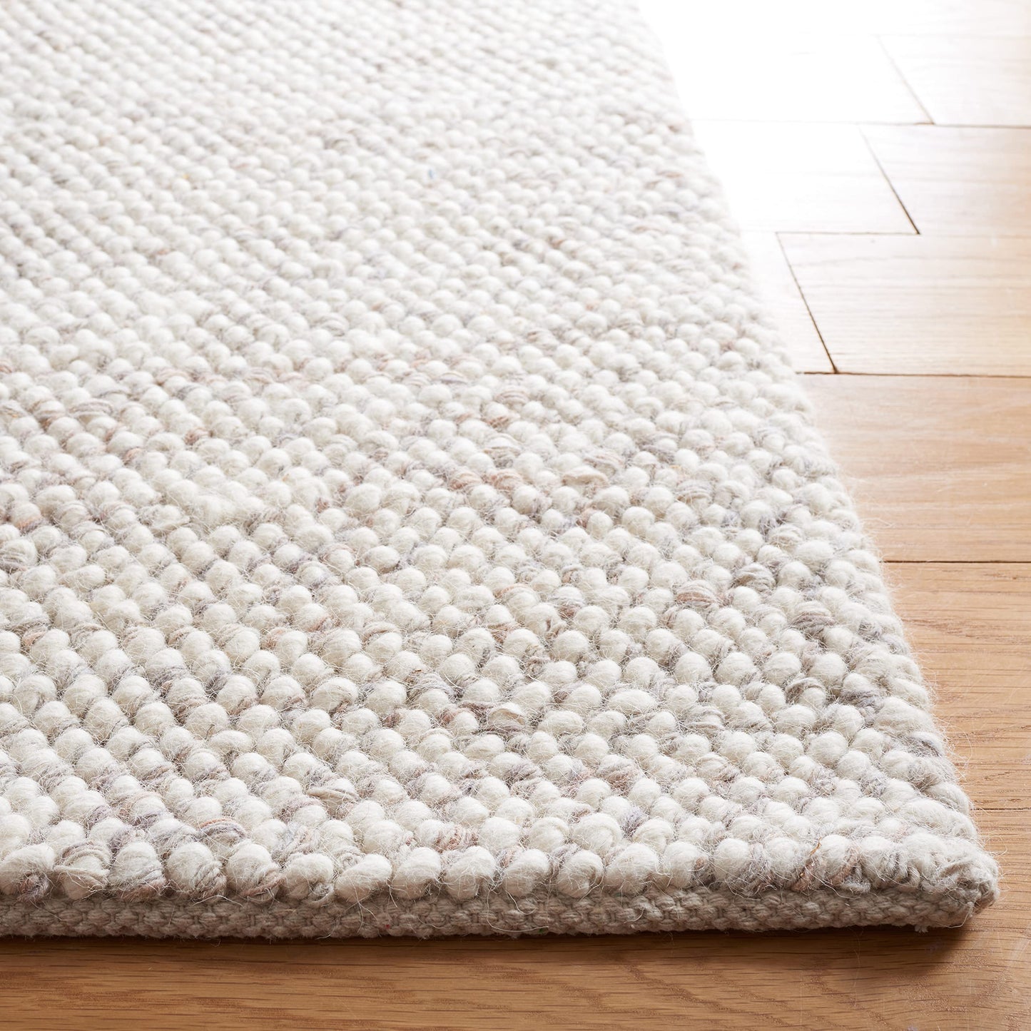 SAFAVIEH Natura Collection Accent Rug - 4' x 6', Beige & Ivory, Handmade Wool, Ideal for High Traffic Areas in Entryway, Living Room, Bedroom (NAT182B)