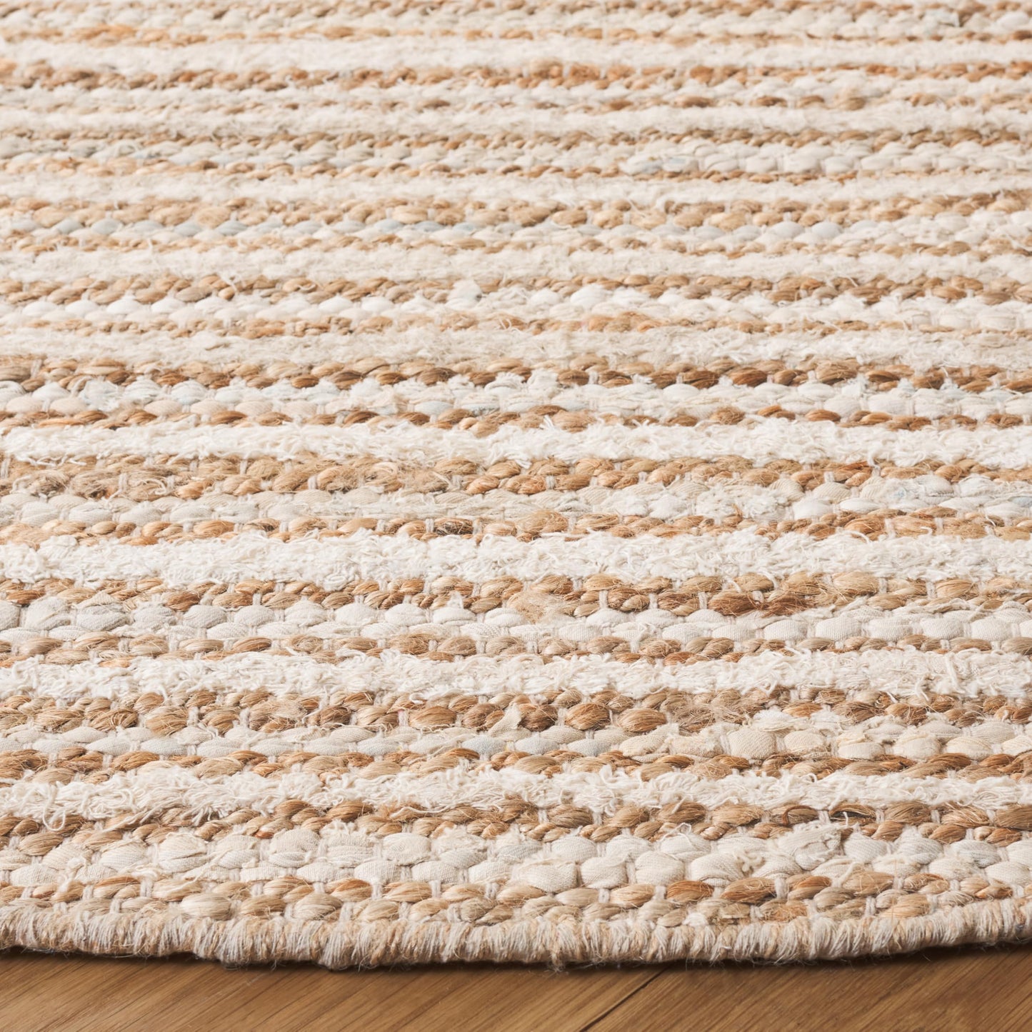 SAFAVIEH Cape Cod Collection Area Rug - 6' Round, Natural & Ivory, Handmade Jute Blend, Braided Design, Ideal for the Living Room, Dining, Bedroom (CAP151A)