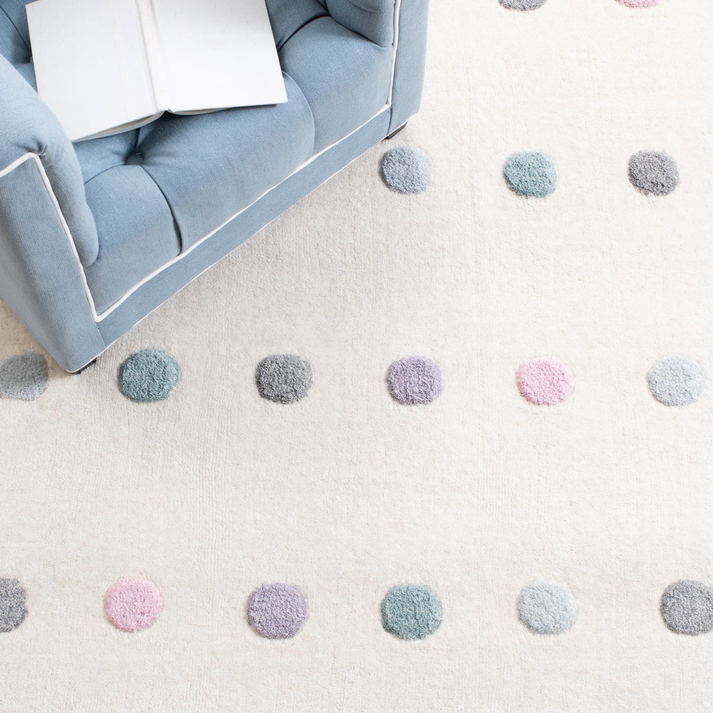 SAFAVIEH Kids Collection Area Rug - 5' x 8', Ivory, Handmade Polka Dot Wool, Ideal for High Traffic Areas in Living Room, Bedroom (SFK805A)