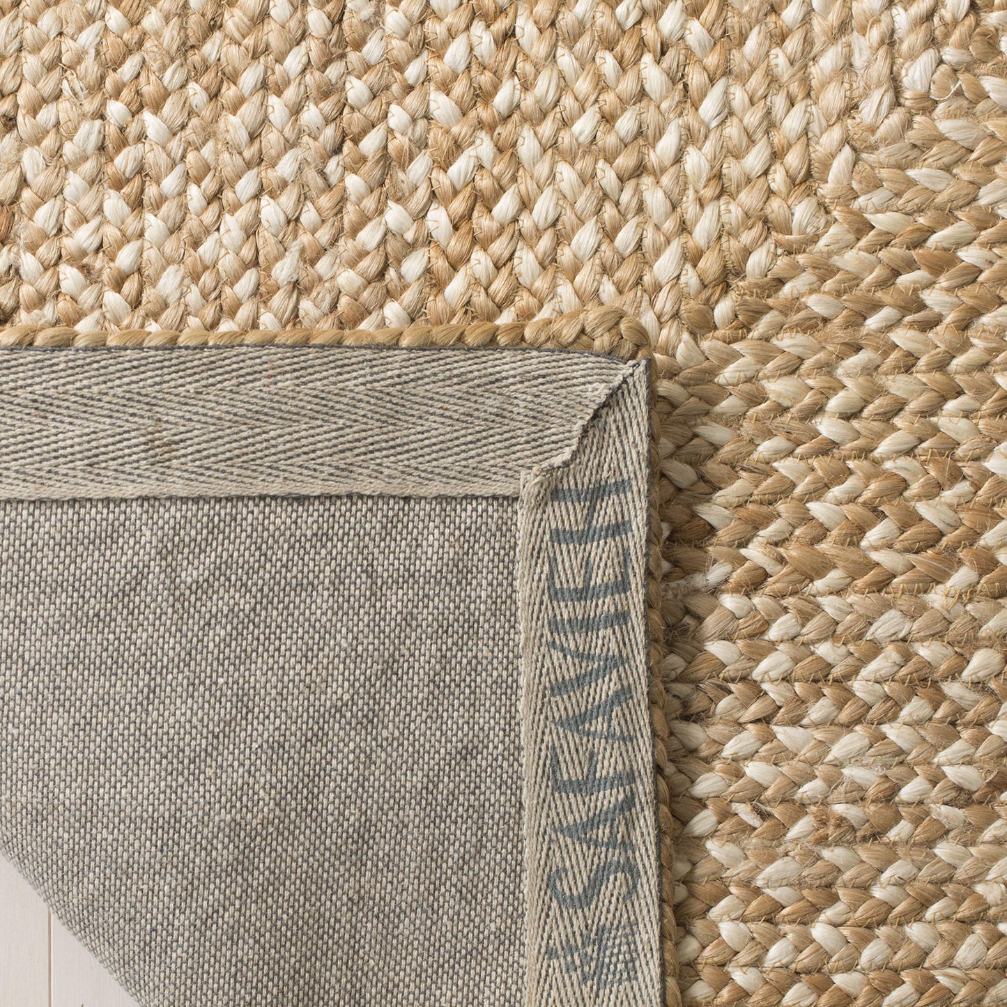 SAFAVIEH Natural Fiber Collection Accent Rug - 4' x 6', Natural & Ivory, Handmade Farmhouse Boho Coastal Rustic Jute, Ideal for High Traffic Areas in Entryway, Living Room, Bedroom (NF885B)