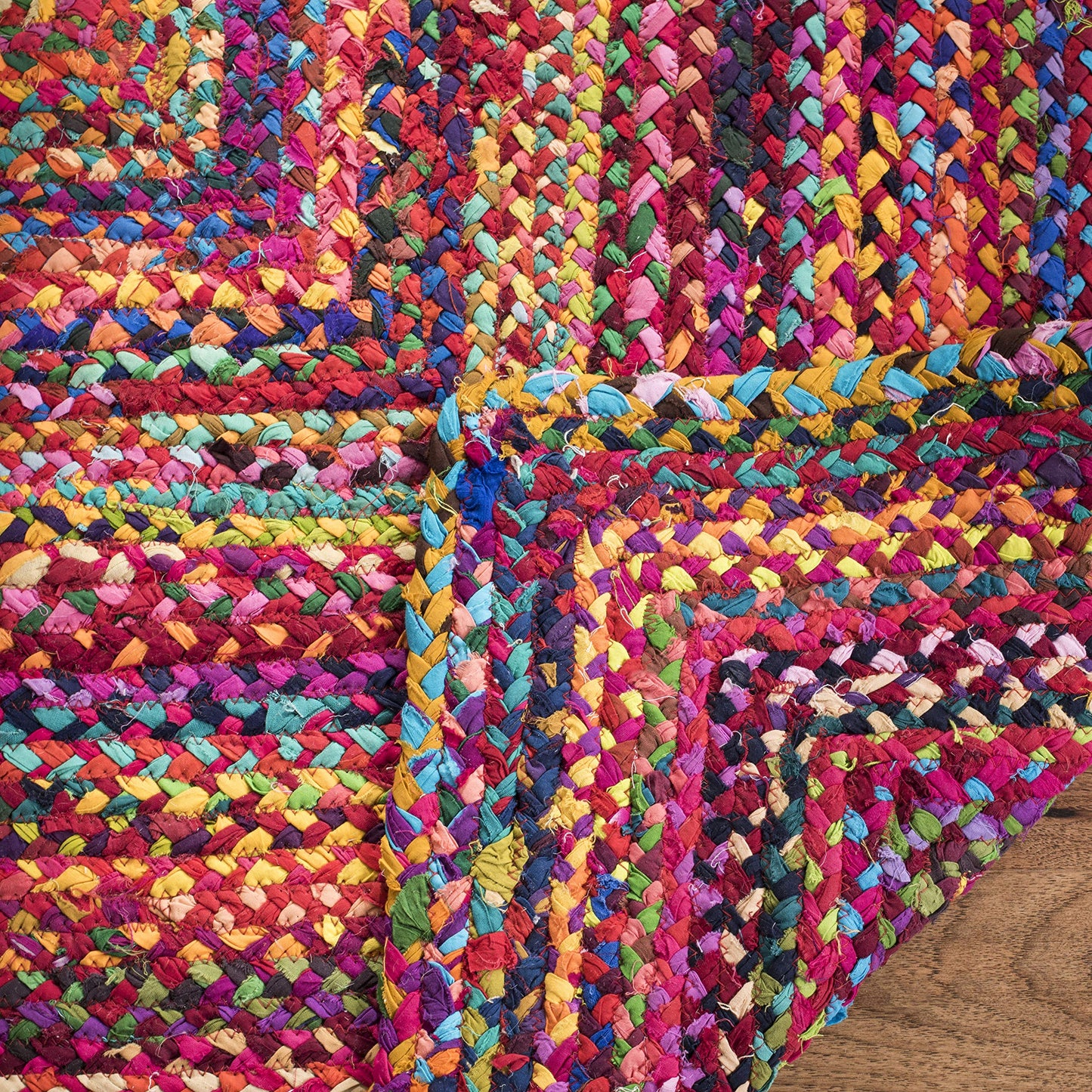 SAFAVIEH 5x8 Area Rug - Braided Collection - Red & Multi, Handmade Woven Cotton, Boho Reversible Style, Ideal for Living Room, Bedroom (BRD210A)