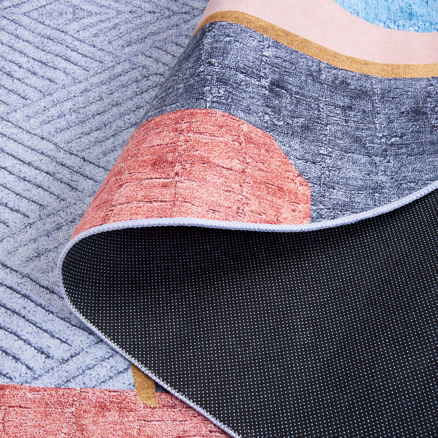 SAFAVIEH Washable Rug Tacoma Collection - 5' x 8' Oval, Beige & Blue, Slip Resistant & Easy to Clean, Ideal for Living Room, Bedroom, Foyer, Dining Space (TAC834B)