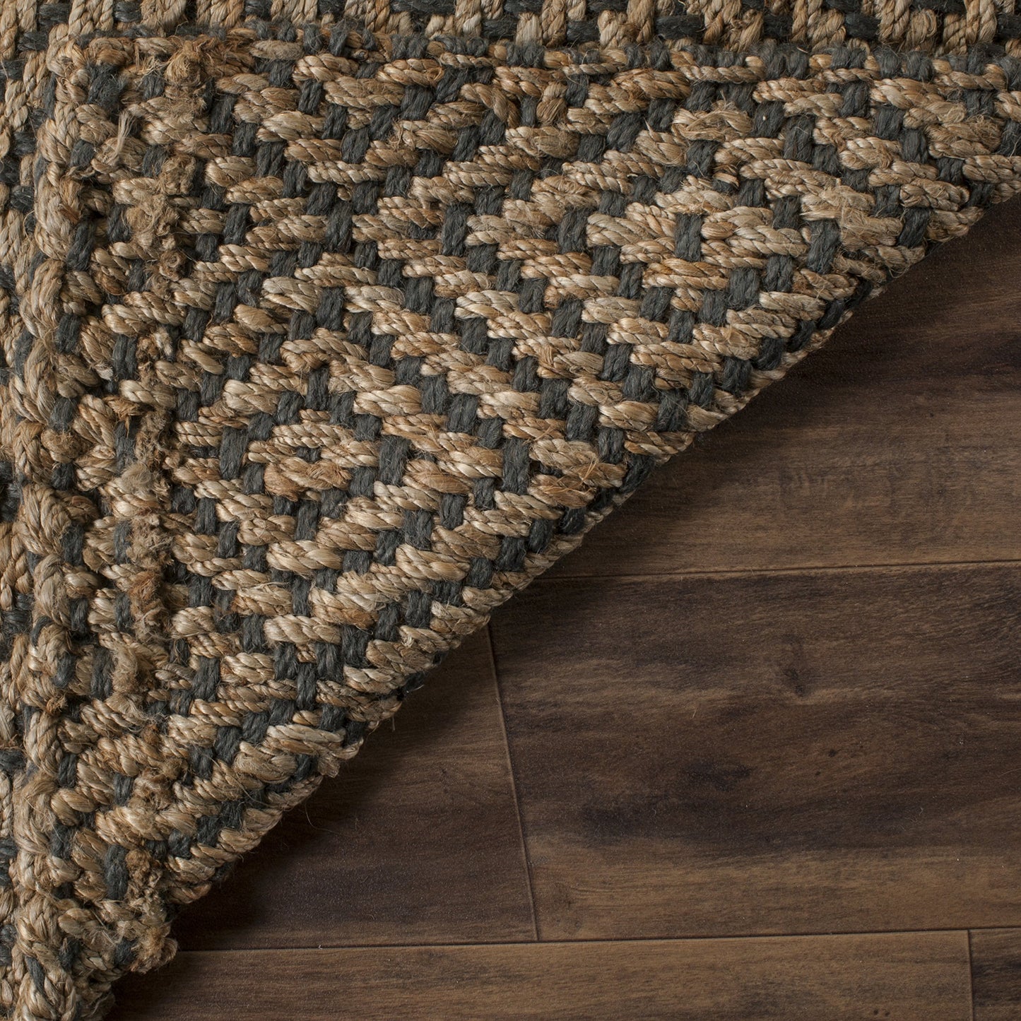 SAFAVIEH Natural Fiber Collection Accent Rug - 2' x 3', Natural & Grey, Handmade Jute, Ideal for High Traffic Areas in Entryway, Living Room, Bedroom (NF181D)