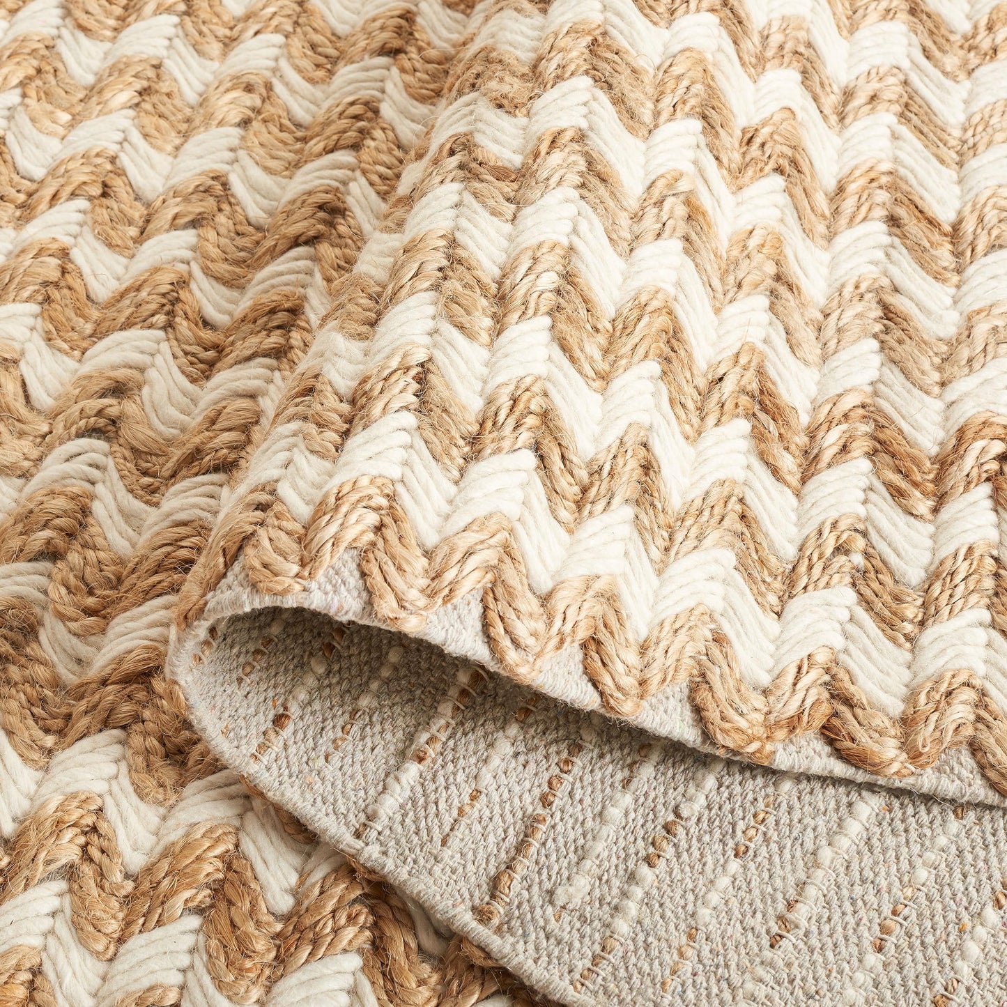 SAFAVIEH Natural Fiber Collection Area Rug - 4' x 6', Natural & Ivory, Handmade Jute & Wool, Ideal for The Living Room, Bedroom, Dining Room (NF513A-4)