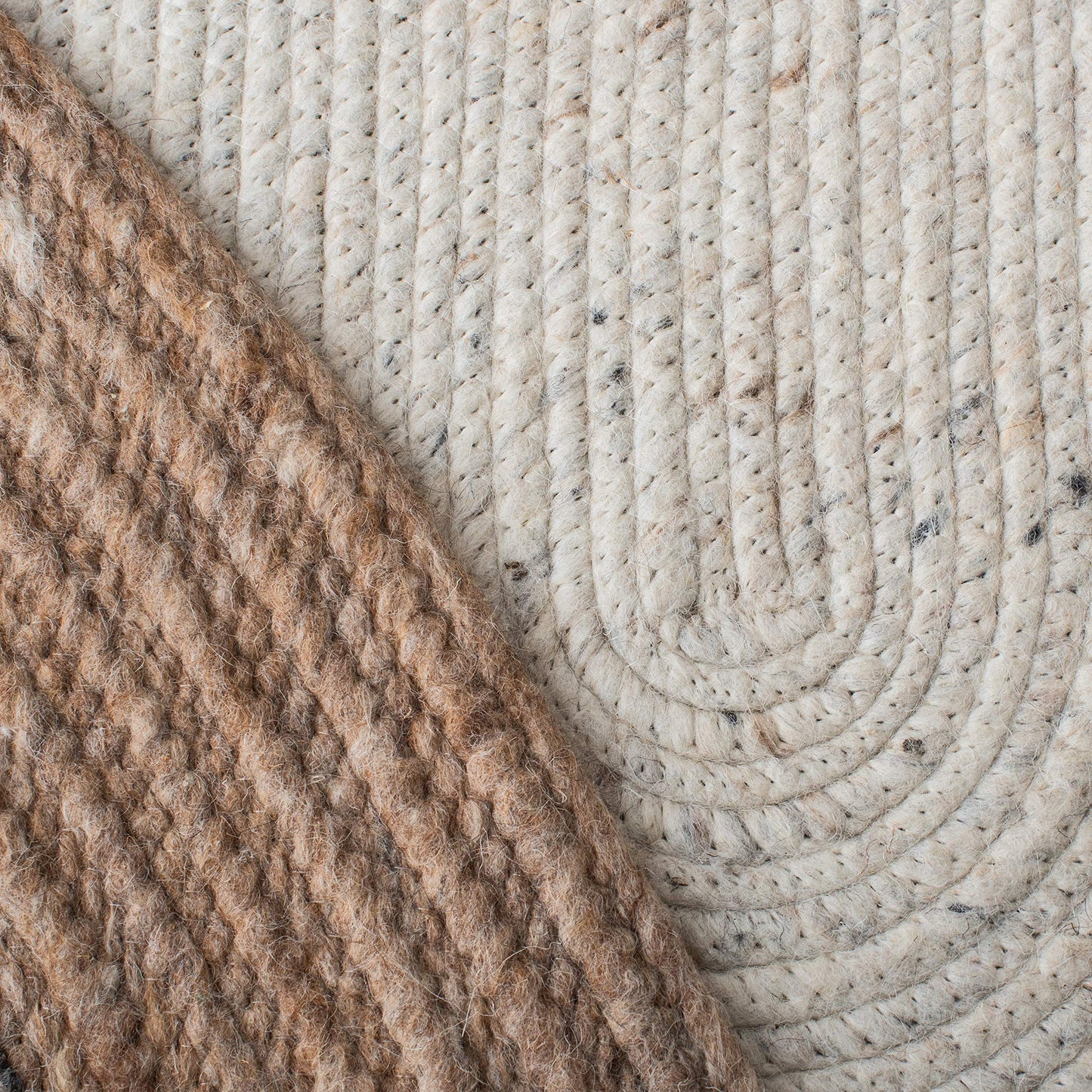 SAFAVIEH Braided Collection 4' Round Beige/Ivory BRD903B Handmade Country Cottage Reversible Wool Entryway Foyer Living Room Bedroom Kitchen Area Rug