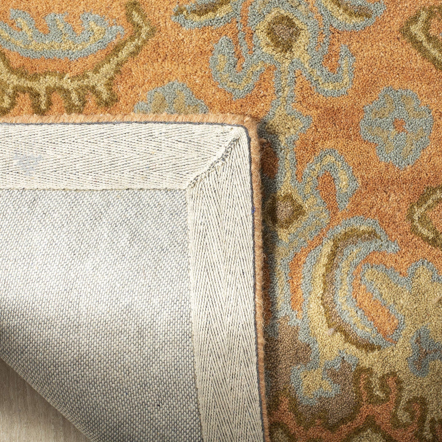 SAFAVIEH Wyndham Collection Accent Rug - 4' x 6', Terracotta, Handmade Modern Wool, Ideal for High Traffic Areas in Entryway, Living Room, Bedroom (WYD203A)