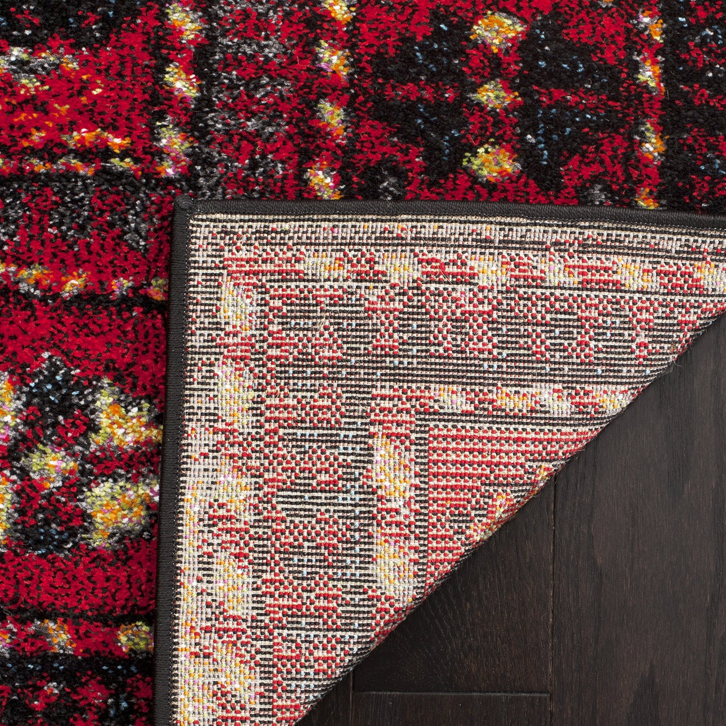 SAFAVIEH Vintage Hamadan Collection Area Rug - 4' Square, Red & Multi, Oriental Traditional Persian Design, Non-Shedding & Easy Care, Ideal for High Traffic Areas in Living Room, Bedroom (VTH213A)