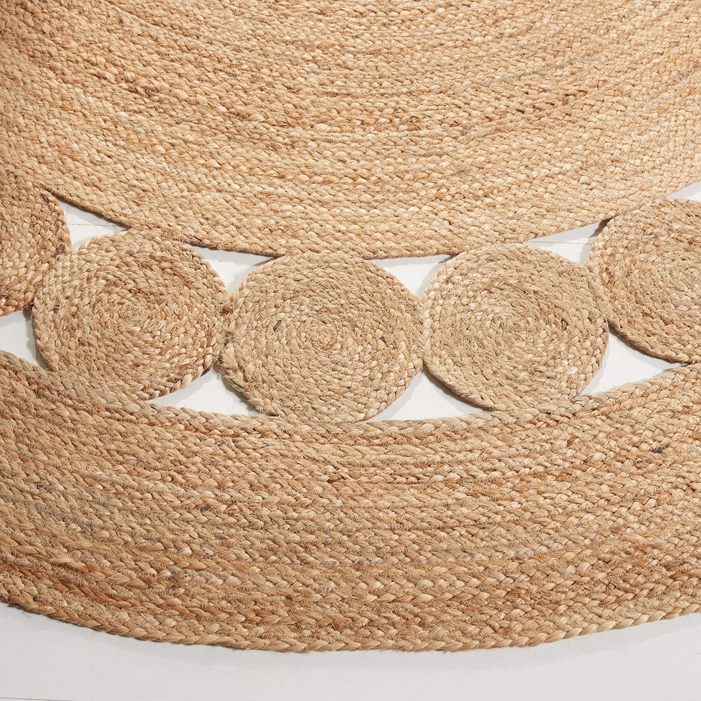 SAFAVIEH Natural Fiber Round Collection 9' Round Natural NFB306A Handmade Boho Country Charm Jute Area Rug