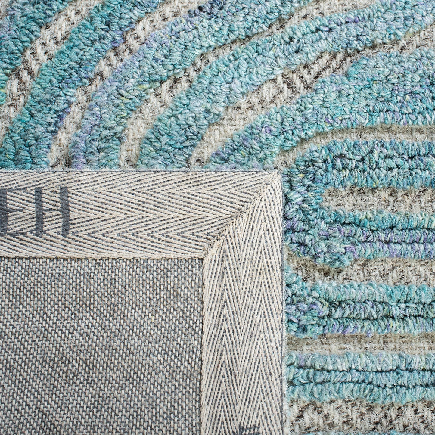 SAFAVIEH South Hampton Collection 4' x 6' Blue SHA301M Handmade Abstract Wool Area Rug