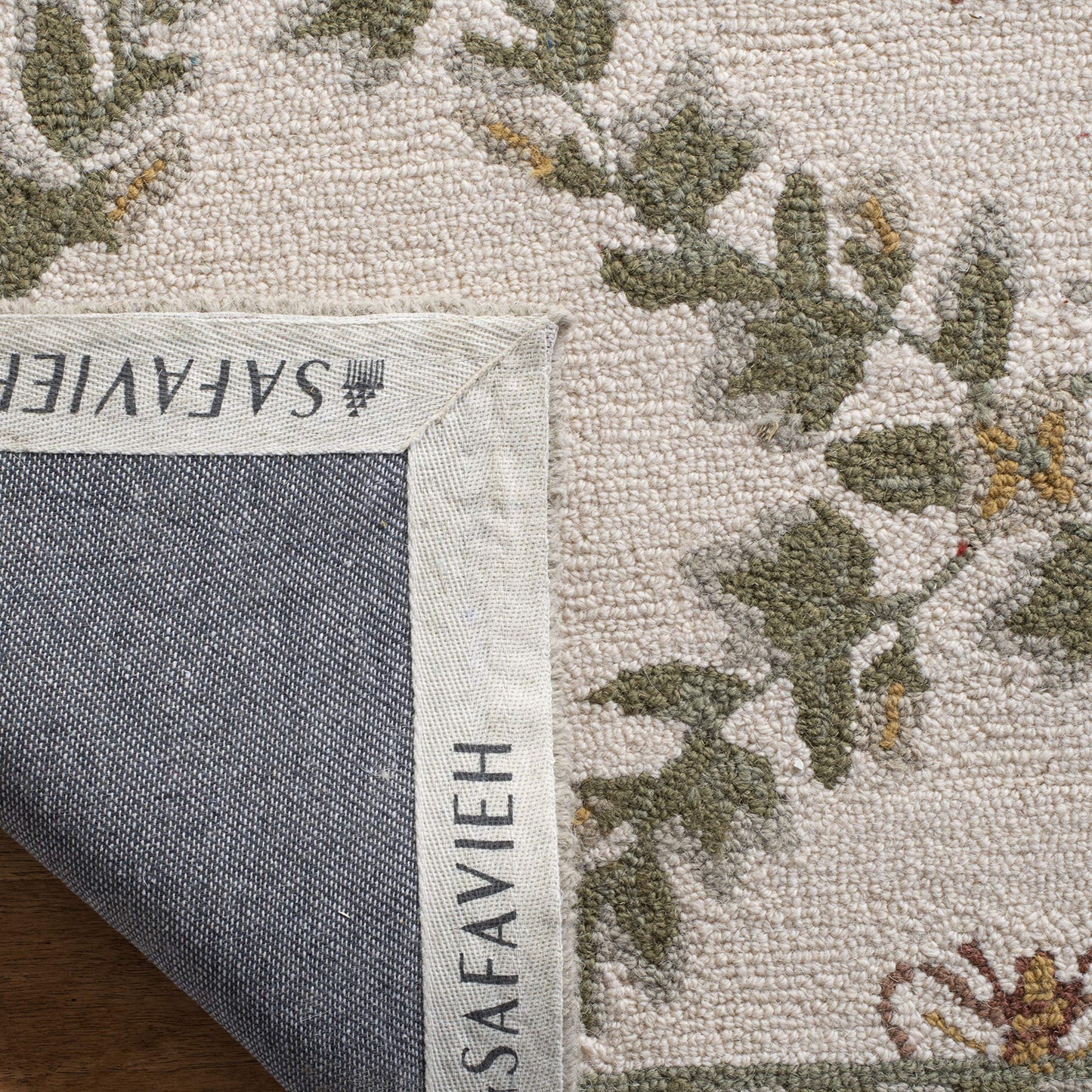 SAFAVIEH Chelsea Collection Area Rug - 4'6" x 6'6" Oval, Ivory & Green, Hand-Hooked French Country Wool, Ideal for High Traffic Areas in Living Room, Bedroom (HK55A)
