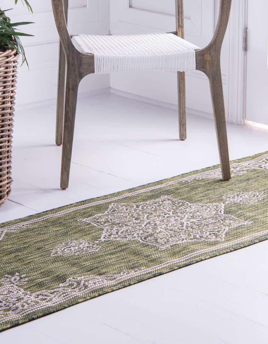 Unique Loom Outdoor Traditional Collection Area Rug - Antique (2' x 8' Runner Green/Ivory)