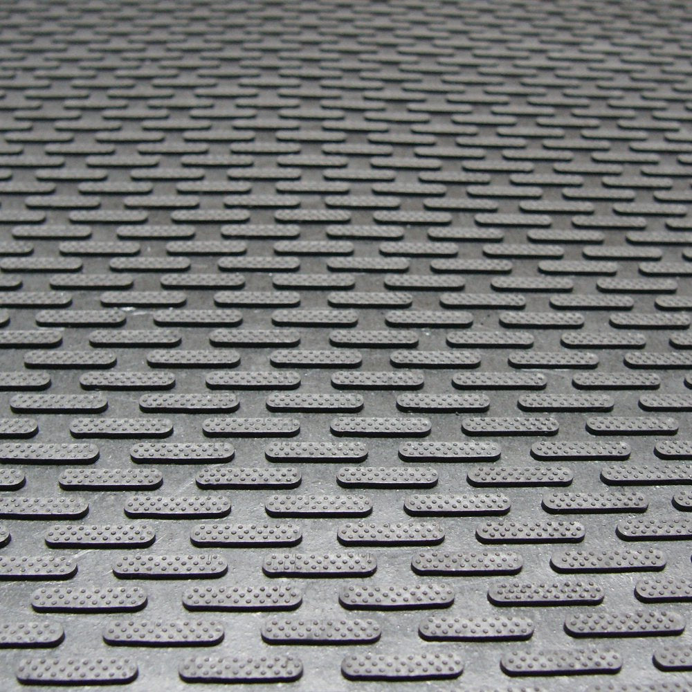 Rubber-Cal "Dura-Scraper Linear" Commercial Rubber Entrance Door Mat - 3/8 in x 3 ft x 5 ft - Black