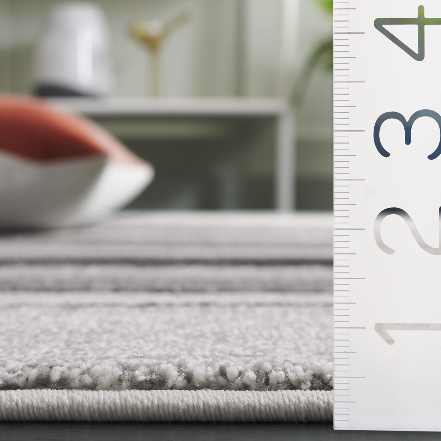 SAFAVIEH Hollywood Collection Accent Rug - 2'7" x 5', Ivory & Grey, Mid-Century Modern Design, Non-Shedding & Easy Care, Ideal for High Traffic Areas in Living Room, Bedroom, Dining (HLW703D-3)