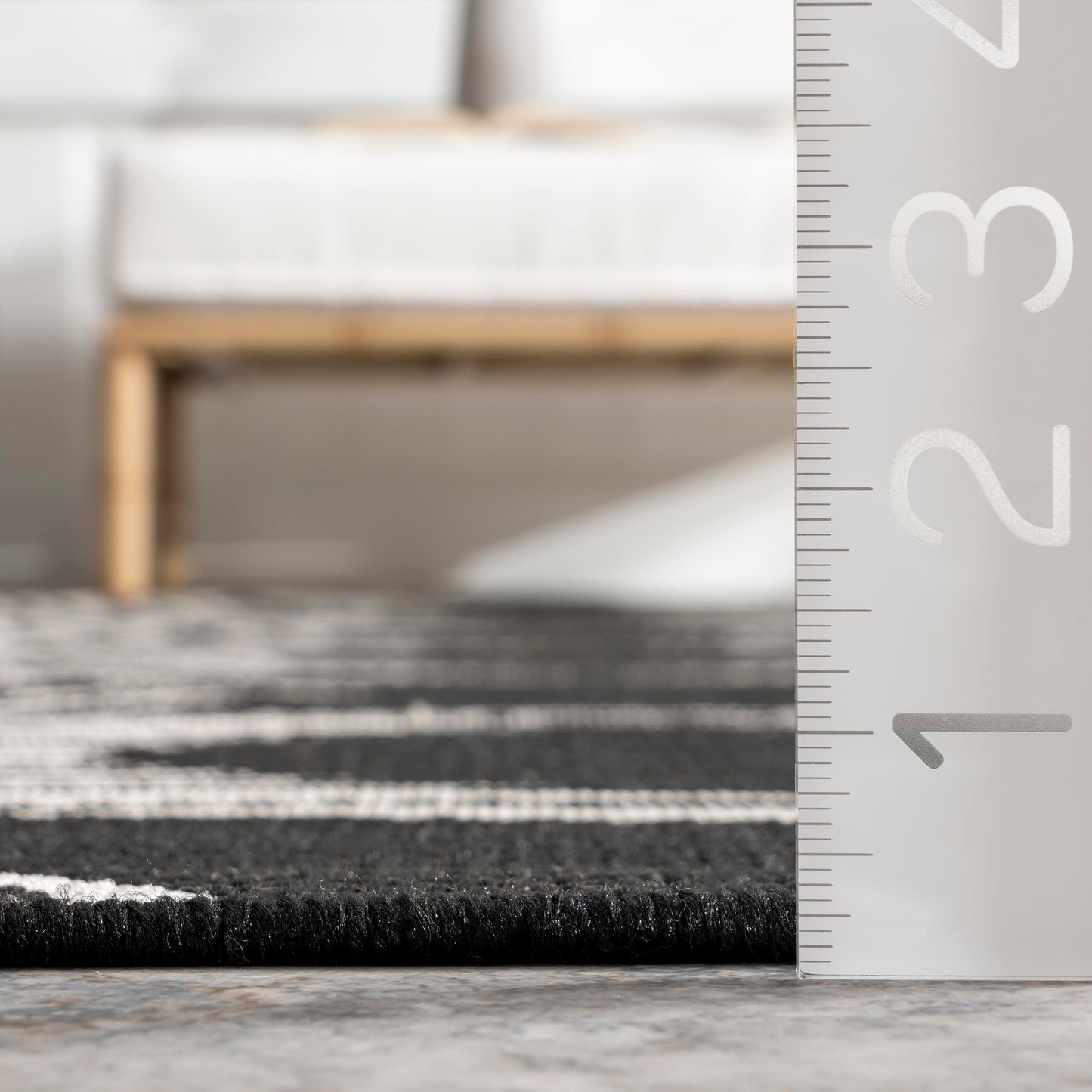 Nuloom Ranya Black/Ivory, 6'7" x 9', Tribal Geometric, Soft and Cozy, High Traffic, Stain Resistant, Easy Clean, Durable Area Rug for Indoor/Outdoor Patio, Deck, Porch, Garden, Courtyard