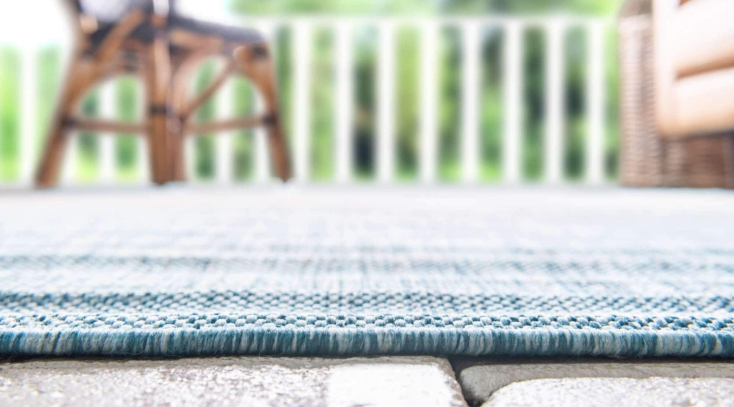 Unique Loom Outdoor Modern Collection Area Rug - Ombre (7' 1" x 10' Rectangle, Aqua/ Ivory)