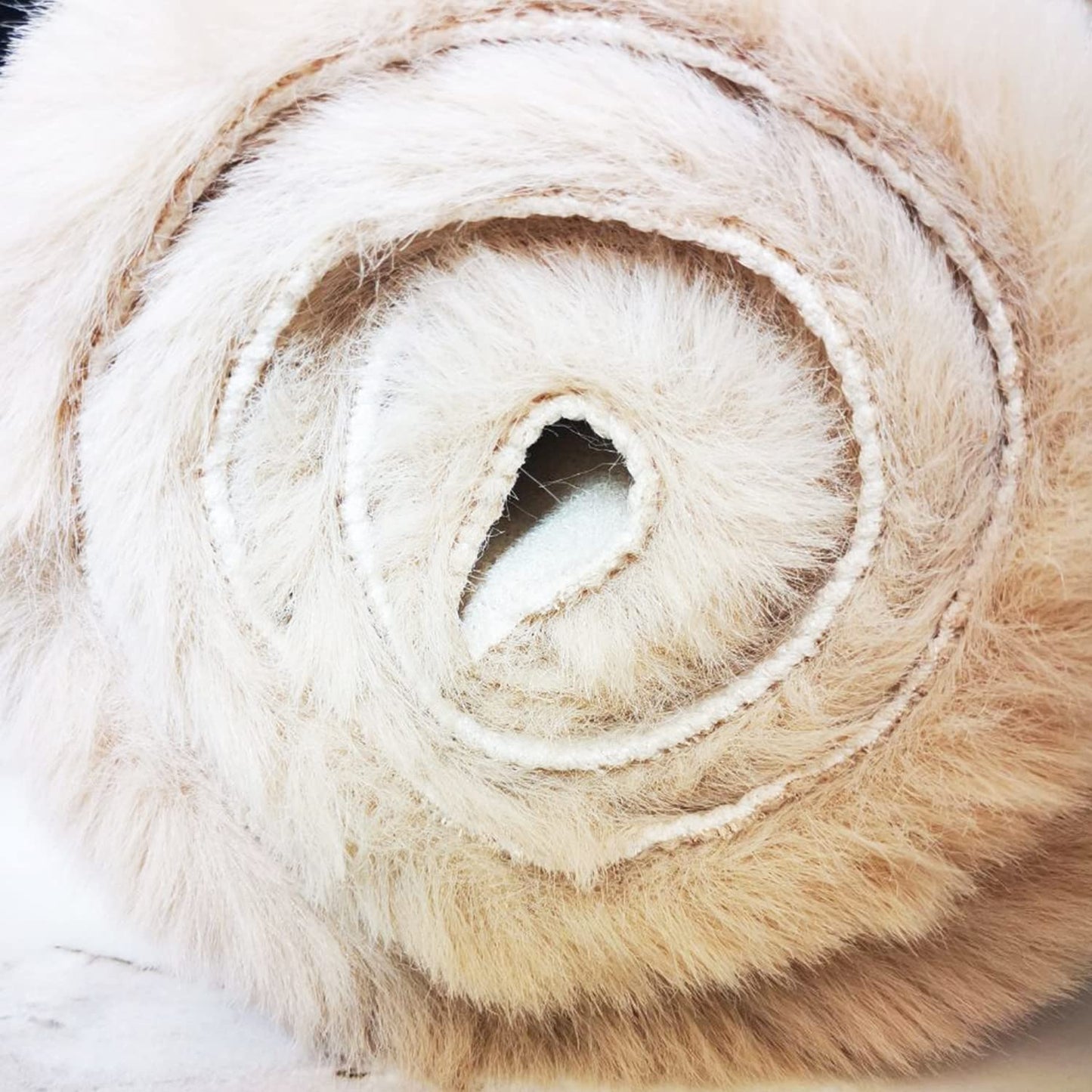 Ghouse Ultra Soft Faux Rabbit Fur Rug 3x5, Machine Washable Area Rugs for Bedroom Fluffy Rugs for Living Room, No-Shedding Carpet Sheepskin Rug Light Brown Beige