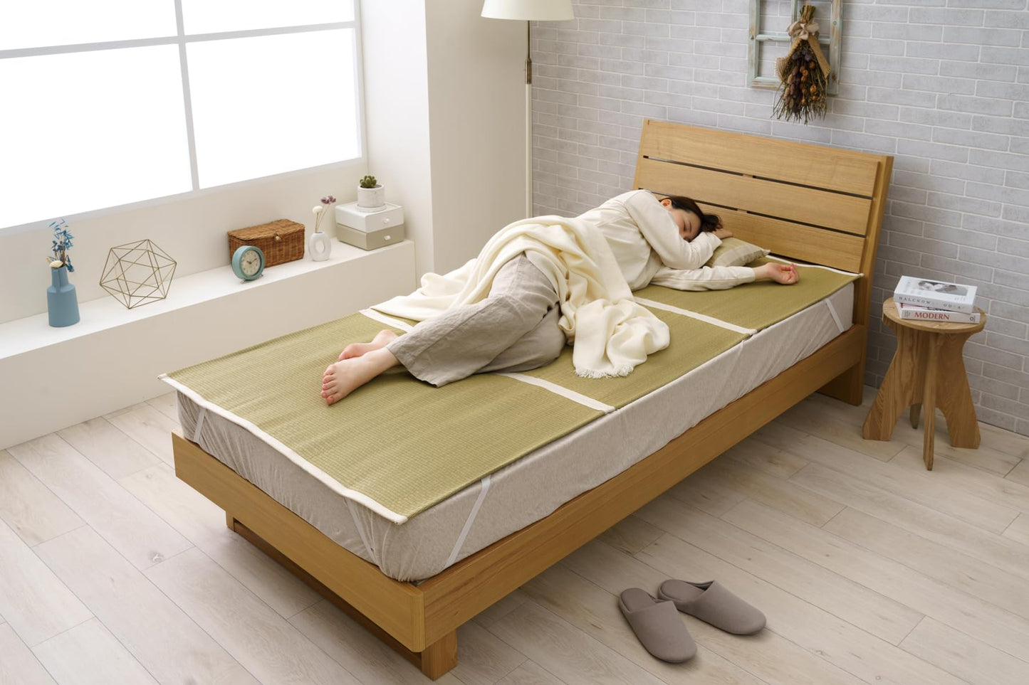 FULI Japanese Tatami Igusa Rush Grass Sleeping Mat, Mattress Pad Futon Topper, Relaxation, Made in Japan - Queen Size (57.09" x 72.05")