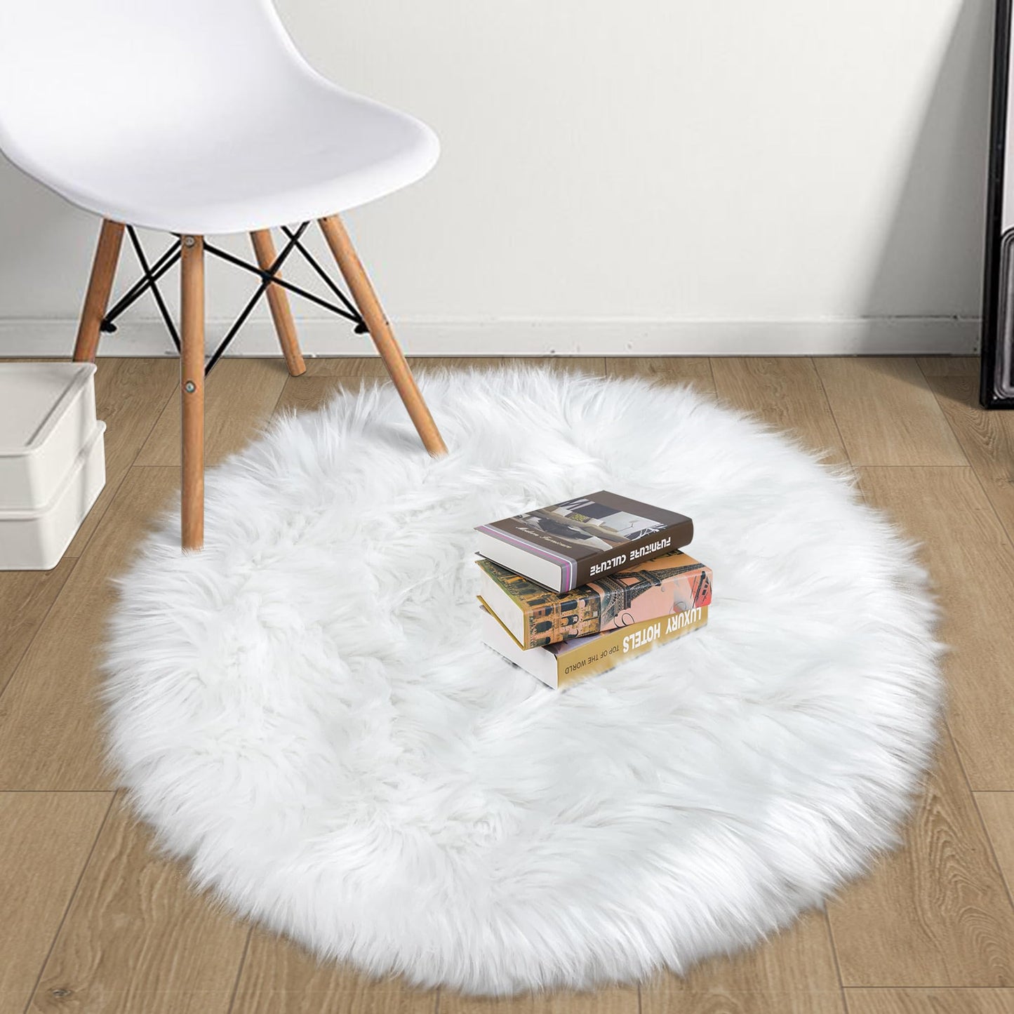 TENNOLA White Faux Fur Rug 2x2 Feet Small Round Fluffy Rug, Faux Sheepskin Circle Shag Fuzzy Throw Carpet for Kids Room, Bedroom, Living Room, Luxury Room Decor