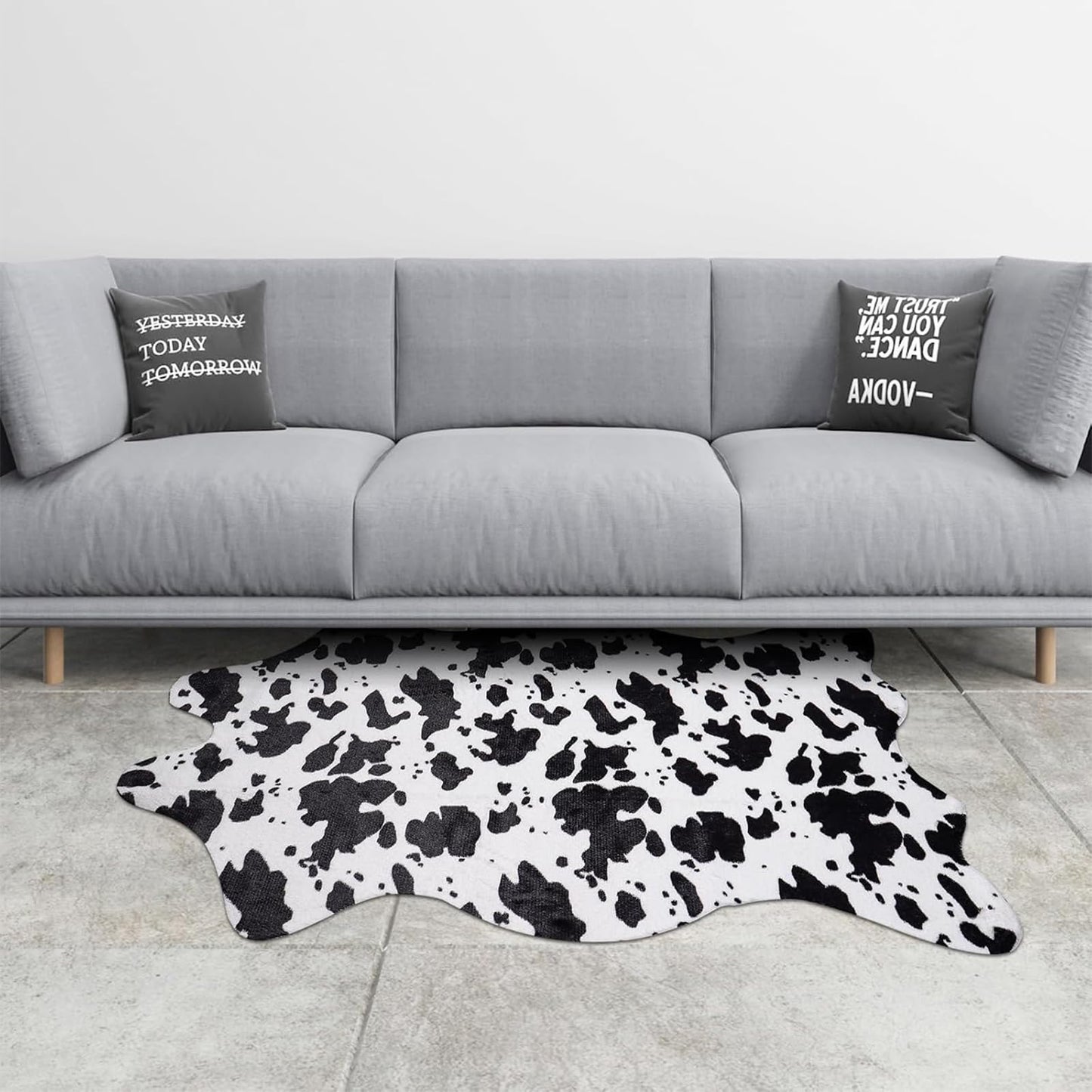 CZYHMNK Cow Print Rug Faux Cowhide Rug Cute Area Rug Fun Western Room Decor for Bedroom Living Room Non-Slip (43 inches x 29 inches)
