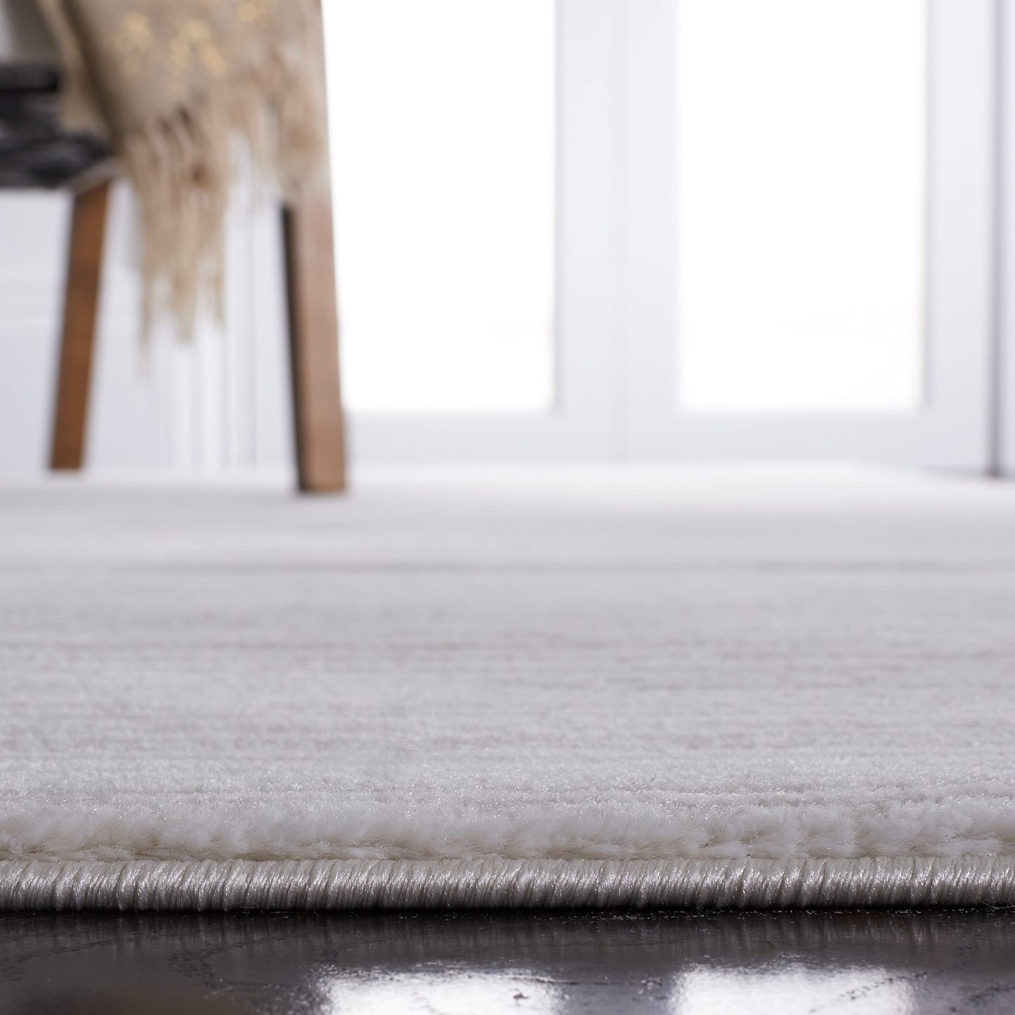 SAFAVIEH Area Rug 6x9 - Vision Collection - Ivory & Grey, Modern Ombre Design, Non-Shedding & Easy to Clean, Ideal for Living Room, Bedroom, Dining Space (VSN606K)