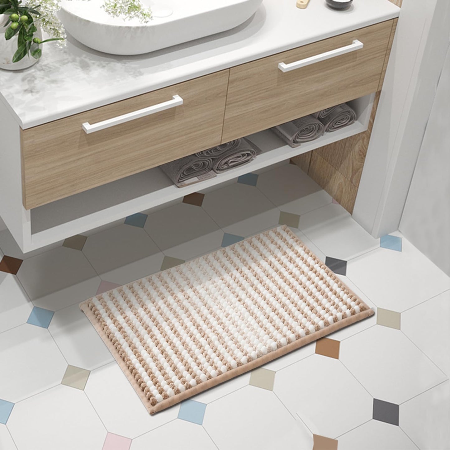 FRESHMINT Chunky Ombre Chenille Bathroom Rug 17"x24", Small Water Absorbent Soft Bath Rugs for Bathroom Floor, Thick Non Slip Bath Mat Washable Quick Dry Shower Mats, Beige and White