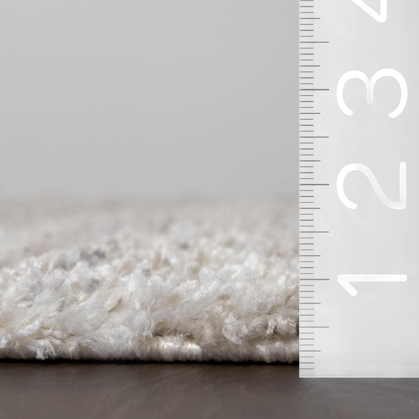 nuLOOM Brooke Shag Tasseled Area Rug - 7x9 Shag Area Rug Casual Ivory Rugs for Living Room Bedroom Dining Room Nursery