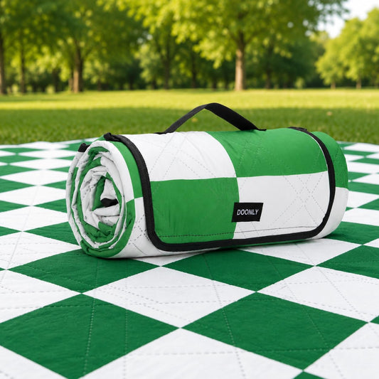 Doonly Picnic Blanket, Large Waterproof Sandproof Beach Blanket, Foldable Outdoor Blanket Gingham Picnic Mat for Beach, Camping, Park, Grass, Lawn, Travel (Green)