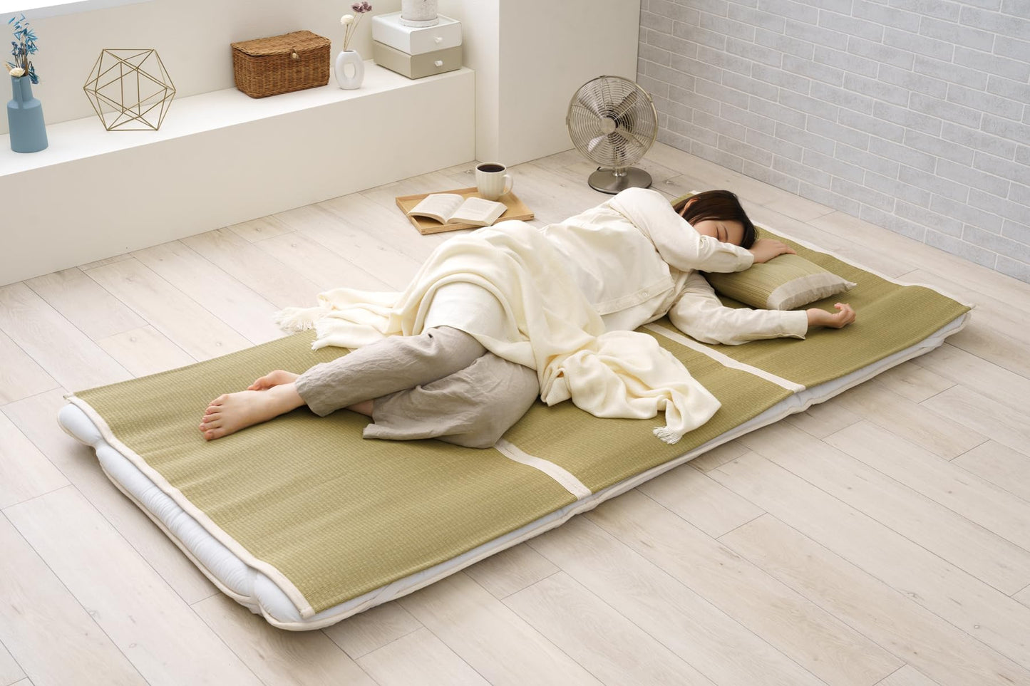 FULI Japanese Tatami Igusa Rush Grass Sleeping Mat, Mattress Pad Futon Topper, Relaxation, Made in Japan - Queen Size (57.09" x 72.05")
