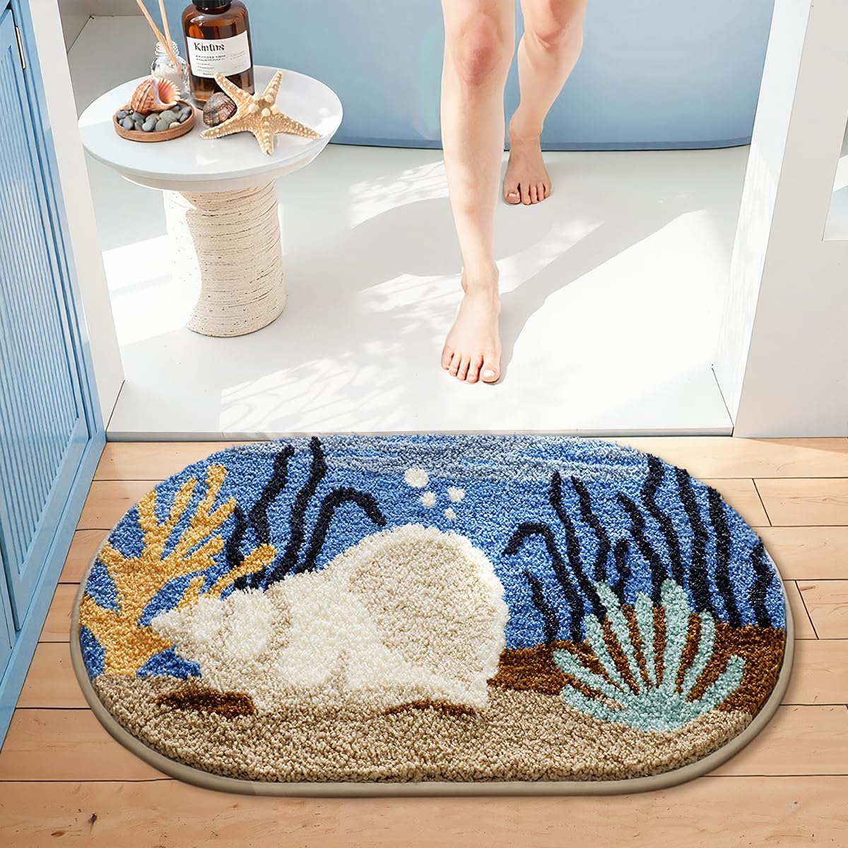 Loismood Coastal Bathroom Rug Ultra Absorbent and Non Slip Bath Mat Machine Washable 23 x 16 Inches, Fluffy Carpet for Bath Tub, Bedroom and Living Room, Conch