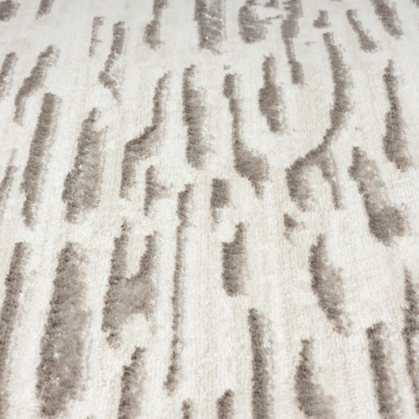 LUXE WEAVERS Artistic Metallic Gray 5x7 Area Rug, Plush Abstract Textured Living Room Carpet