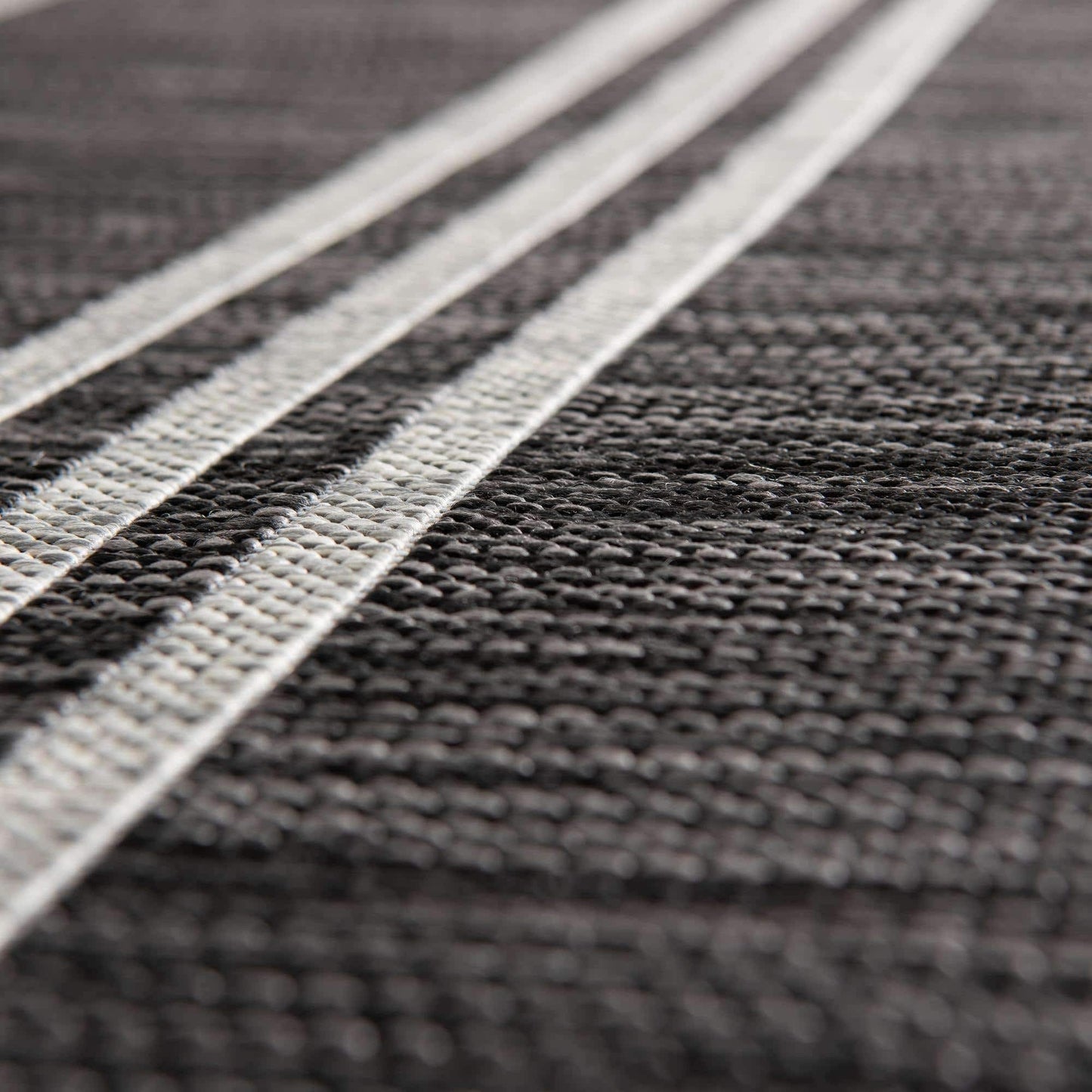 Unique Loom Jill Zarin Outdoor Collection Area Rug - Anguilla (5' 3'' x 8' Oval, Charcoal/ Ivory)