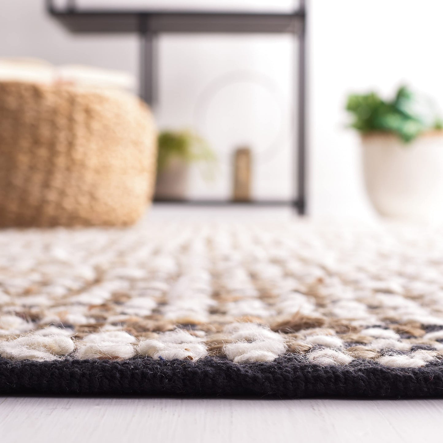 SAFAVIEH Natura Collection Area Rug - 6' Square, Black & Ivory, Handmade Flat Weave Wool & Jute, Ideal for High Traffic Areas in Living Room, Bedroom (NAT349Z)