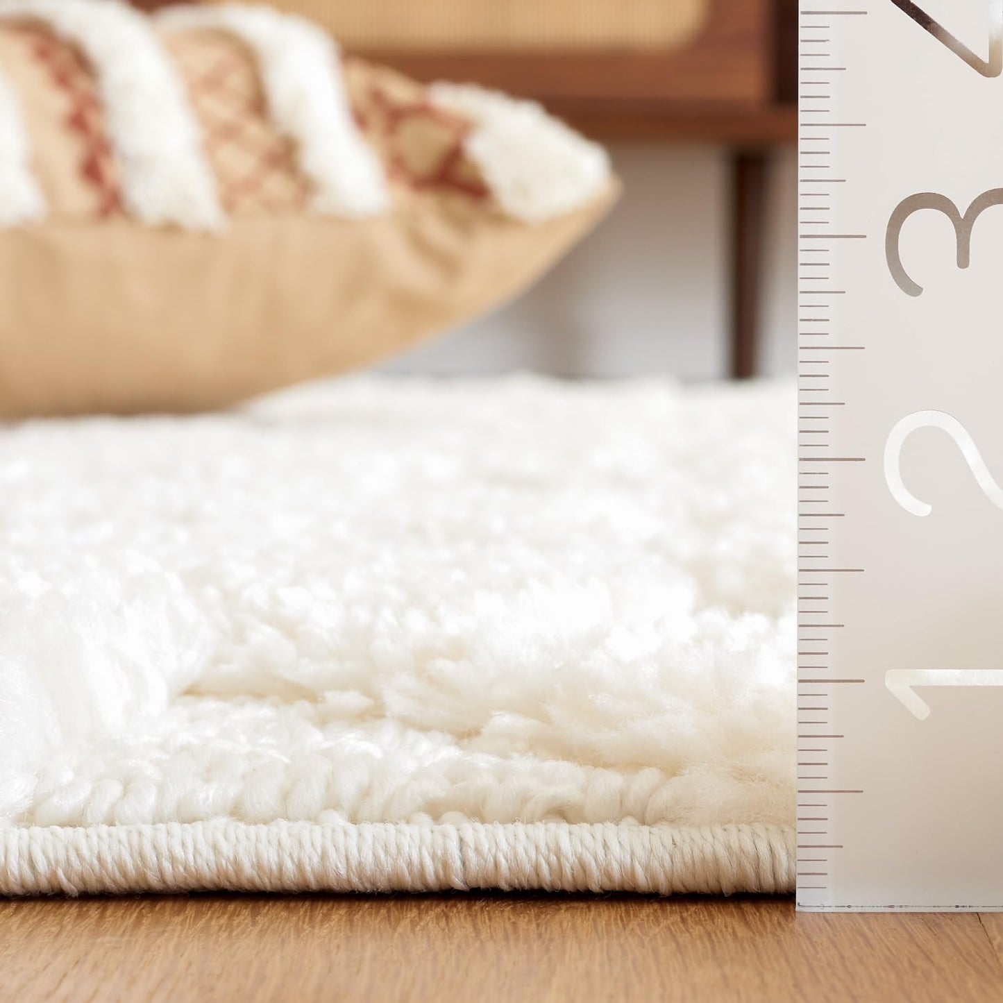 SAFAVIEH Area Rug 3x5 - Moroccan Tassel Shag Collection - Ivory, Non-Shedding & Easy to Clean, Plush High-Low Texture, Ideal for Living Room, Bedroom, Dining Space (MTS688C)