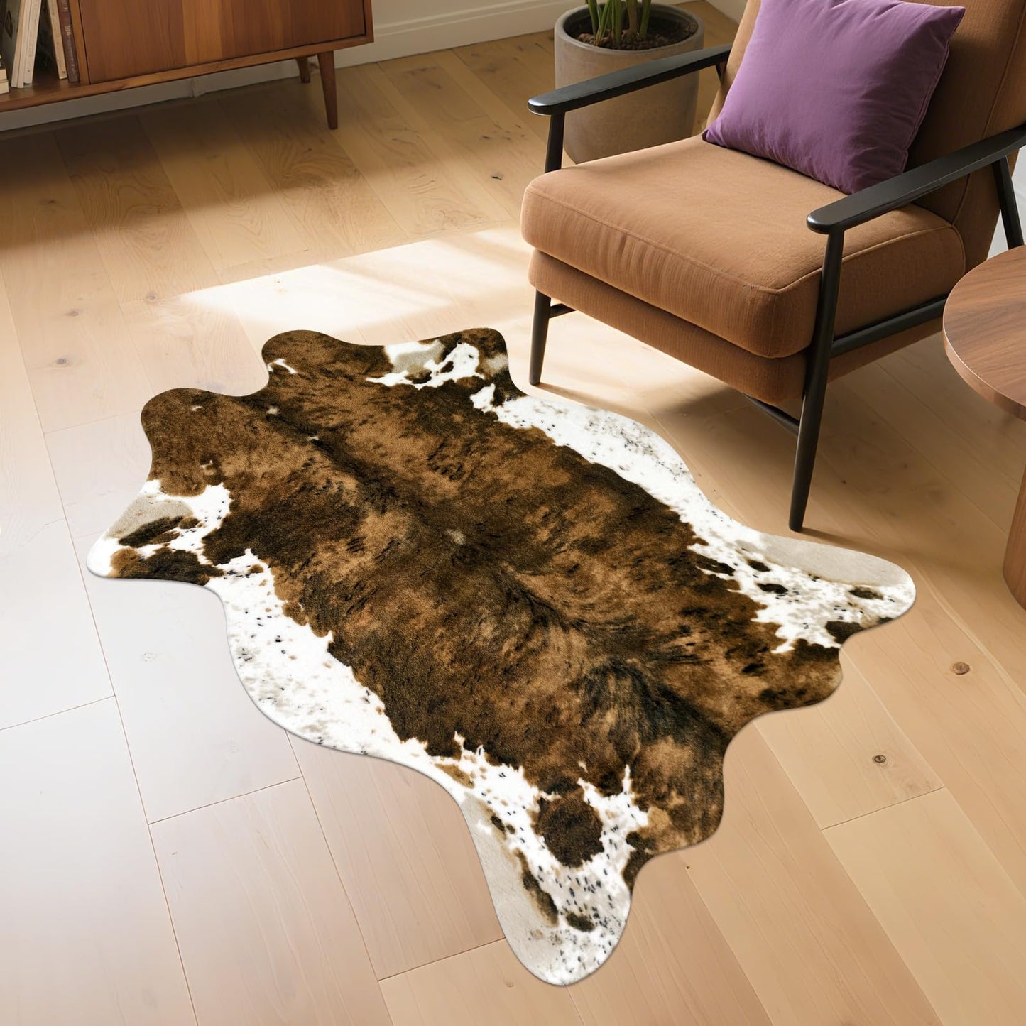 Fixseed Faux Cowhide Rug Cow Print Rug Animal Area Carpet Washable Rugs for Bedroom Living Room Western Decor 43.3" L x 29.5" W(3.6ft x 2.5ft)，Brown