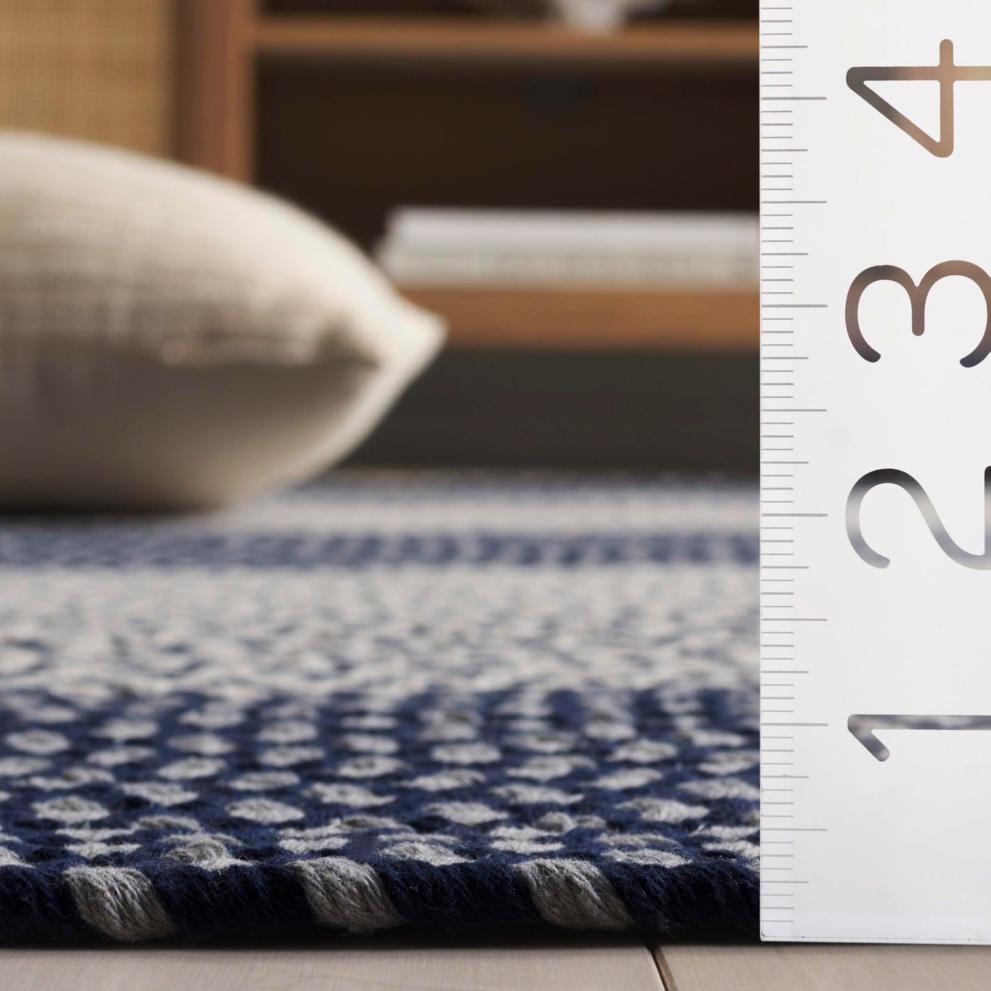 SAFAVIEH Braided Collection Area Rug - 5' x 8' Oval, Grey & Blue, Handmade Cotton, Ideal for Living Room, Bedroom, Home Office, Dining Space (BRA822F-5OV)