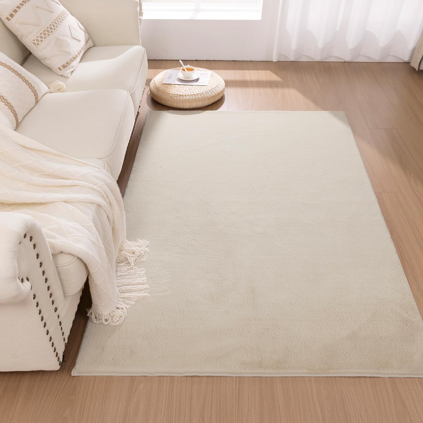 SHACOS Ultra Soft Faux Rabbit Fur Area Rug 3'x5', Non Slip Washable Padded Living Room Rugs, Fluffy Cozy Indoor Modern Carpet for Bedroom Dining Room Kids Room Dorm Home Decor, Beige