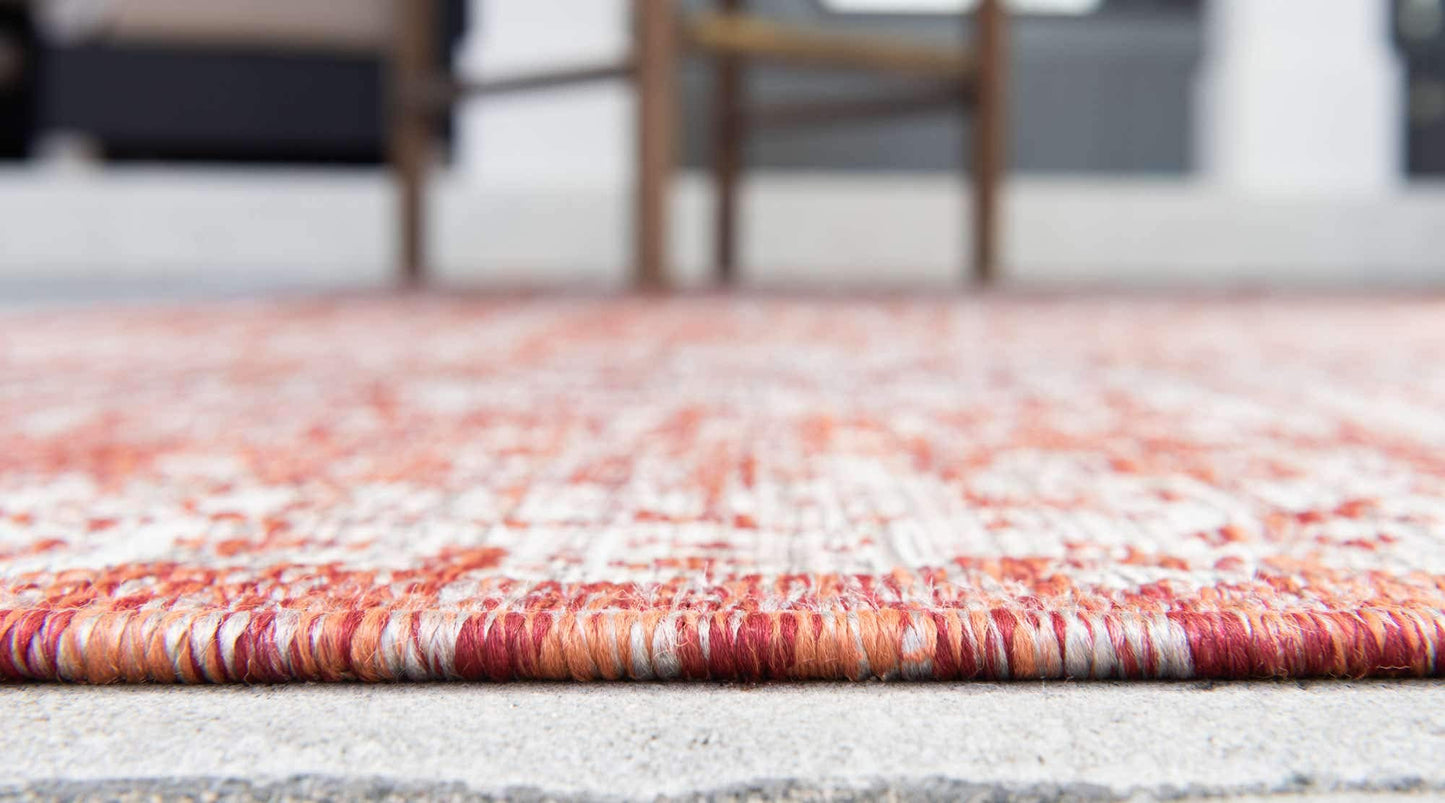 Unique Loom Outdoor Traditional Collection Area Rug - Timeworn (5' 3" x 8' Rectangle, Rust Red/ Gray)