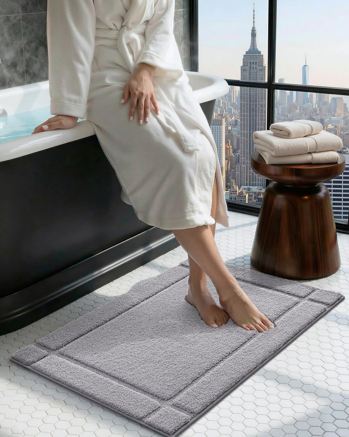 Color&Geometry Ultra Soft Bathroom Rug Non Slip with Rubber Backing, Absorbent Washable Bath Mat, Quick Dry, Premium Microfiber Plush Mat for Bathtub and Shower Floor,Light Grey,16"x24"