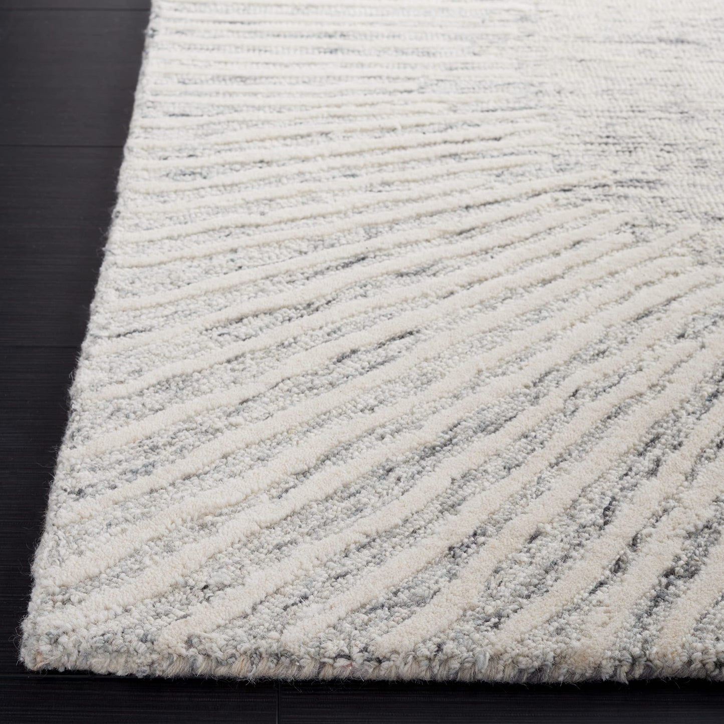SAFAVIEH Abstract Collection Area Rug - 6' x 9', Grey & Ivory, Handmade Wool, Ideal for High Traffic Areas in Living Room, Bedroom (ABT478F)