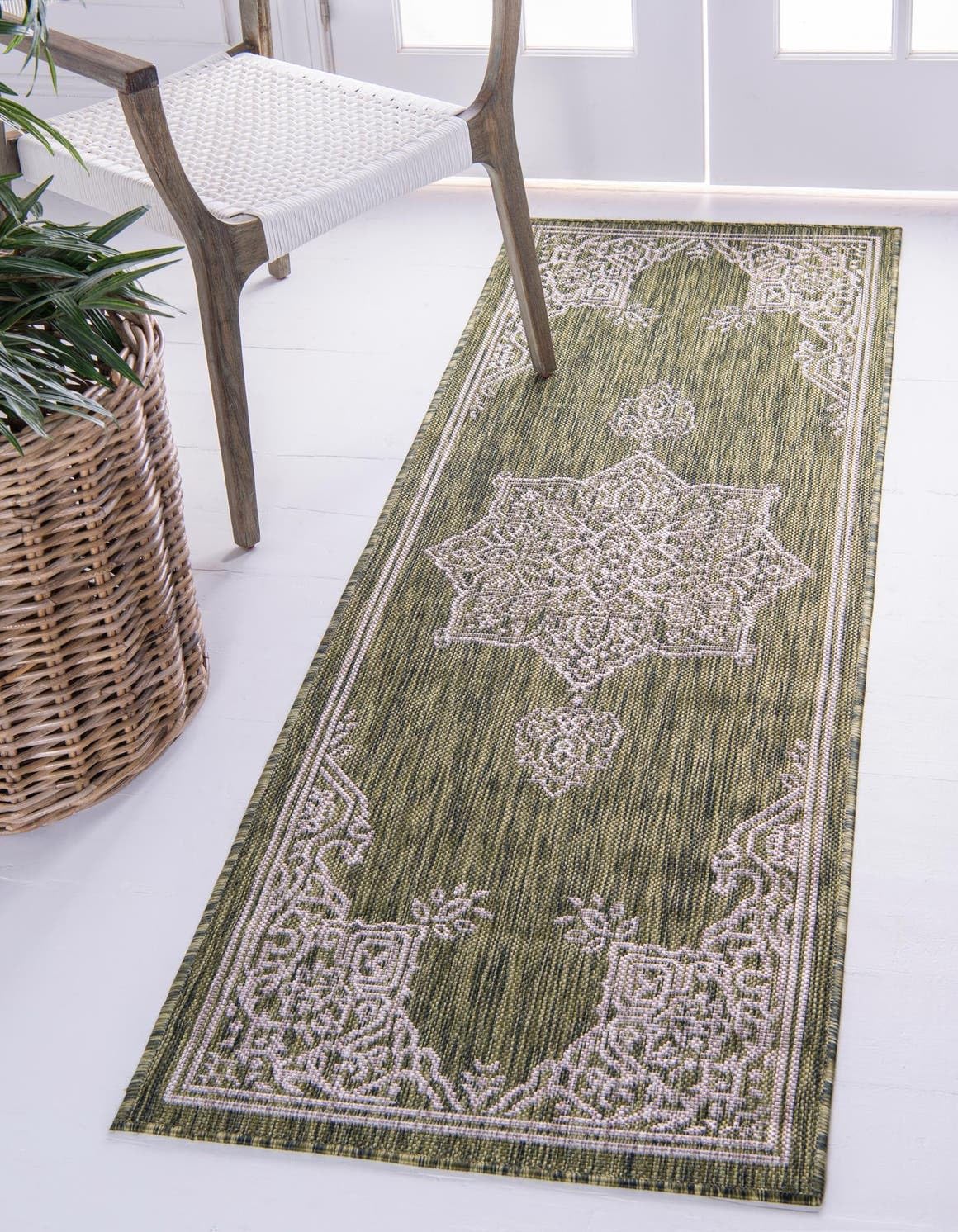 Unique Loom Outdoor Traditional Collection Area Rug - Antique (2' x 8' Runner Green/Ivory)