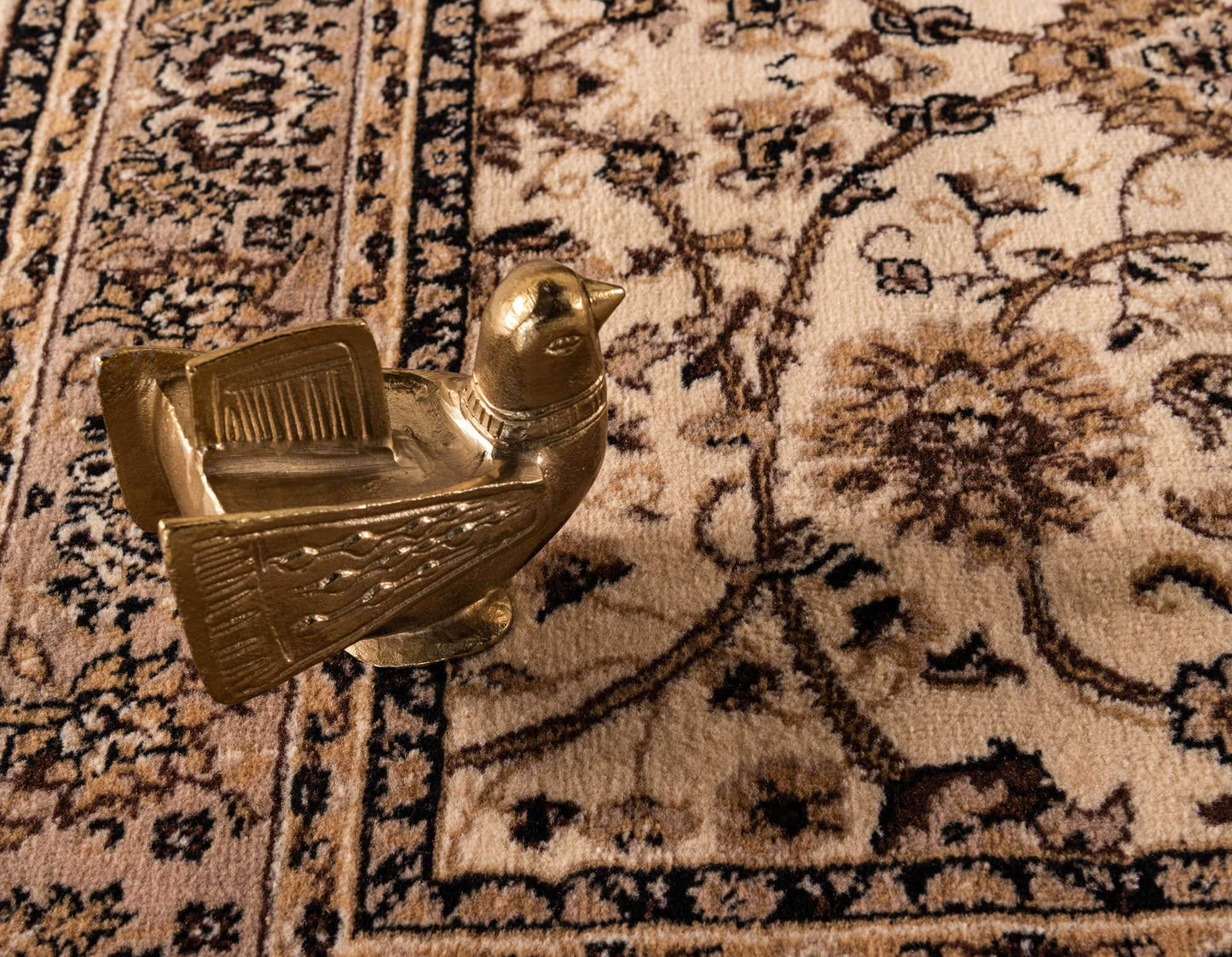 Unique Loom Sialk Hill Collection Area Rug - Washington (5' 3" x 8' Rectangle Ivory/Black)