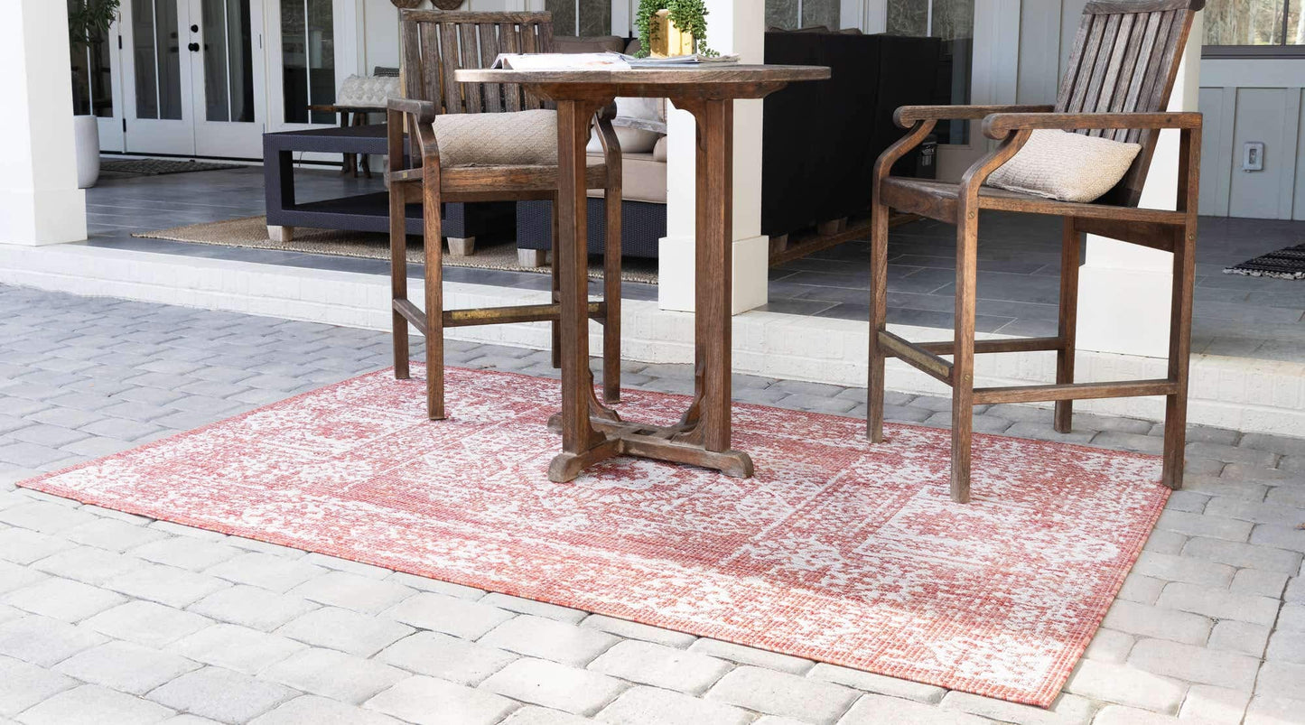 Unique Loom Outdoor Traditional Collection Area Rug - Timeworn (5' 3" x 8' Rectangle, Rust Red/ Gray)
