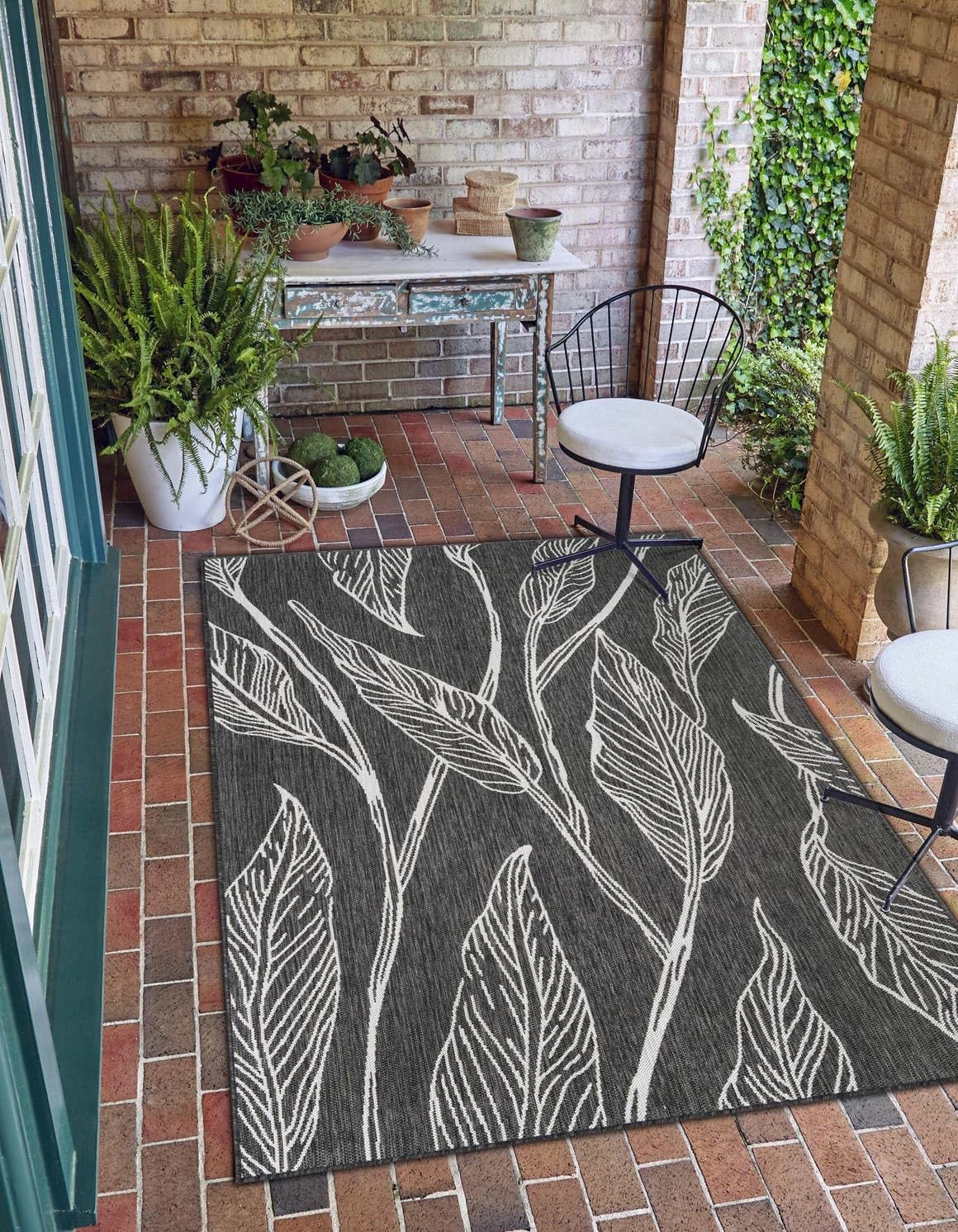 Unique Loom Outdoor Botanical Collection Area Rug - Leaf (4' 1" x 6' 1" Rectangle, Ivory Charcoal)