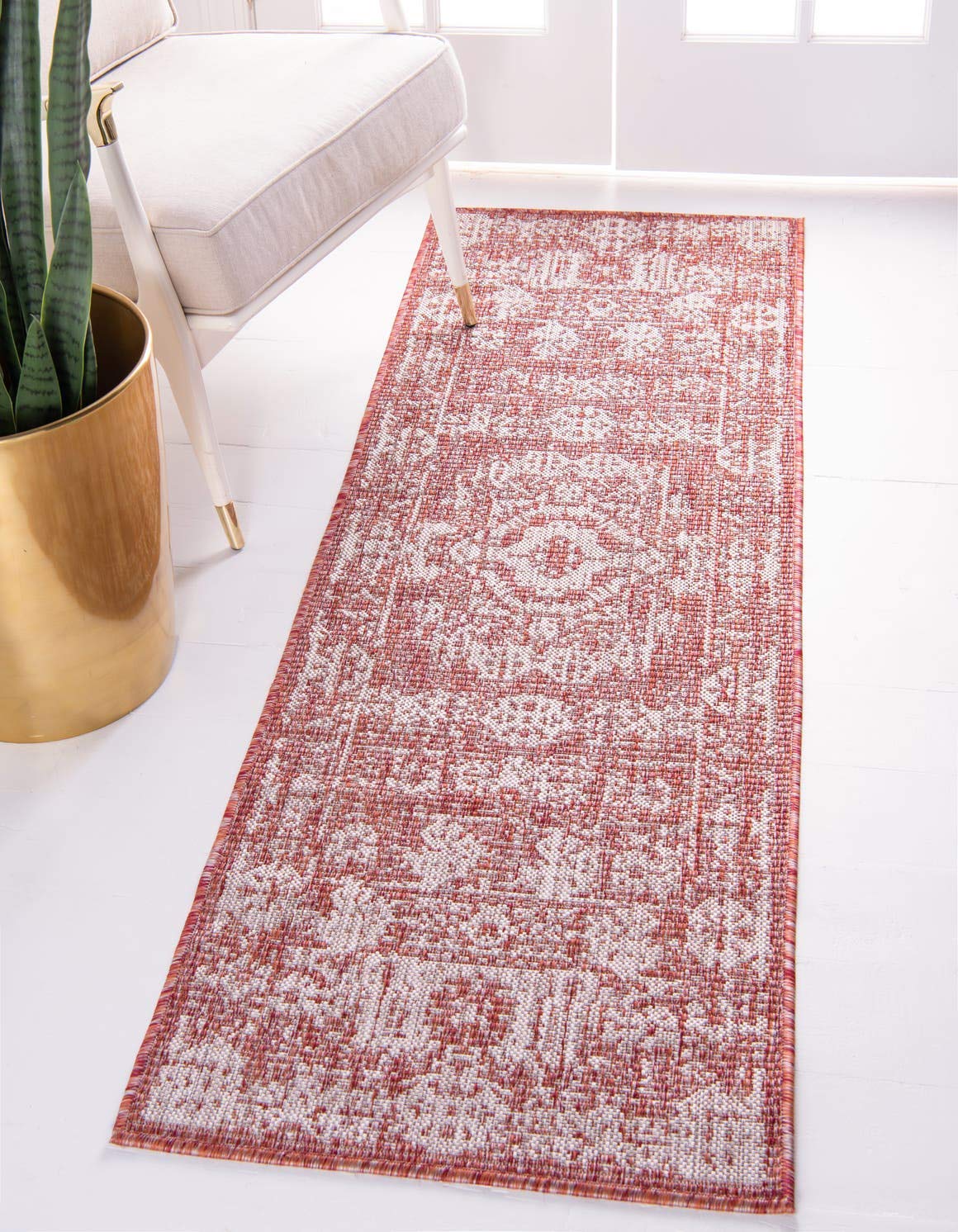 Unique Loom Outdoor Traditional Collection Area Rug - Timeworn (2' x 6' 1" Runner, Rust Red/ Gray)