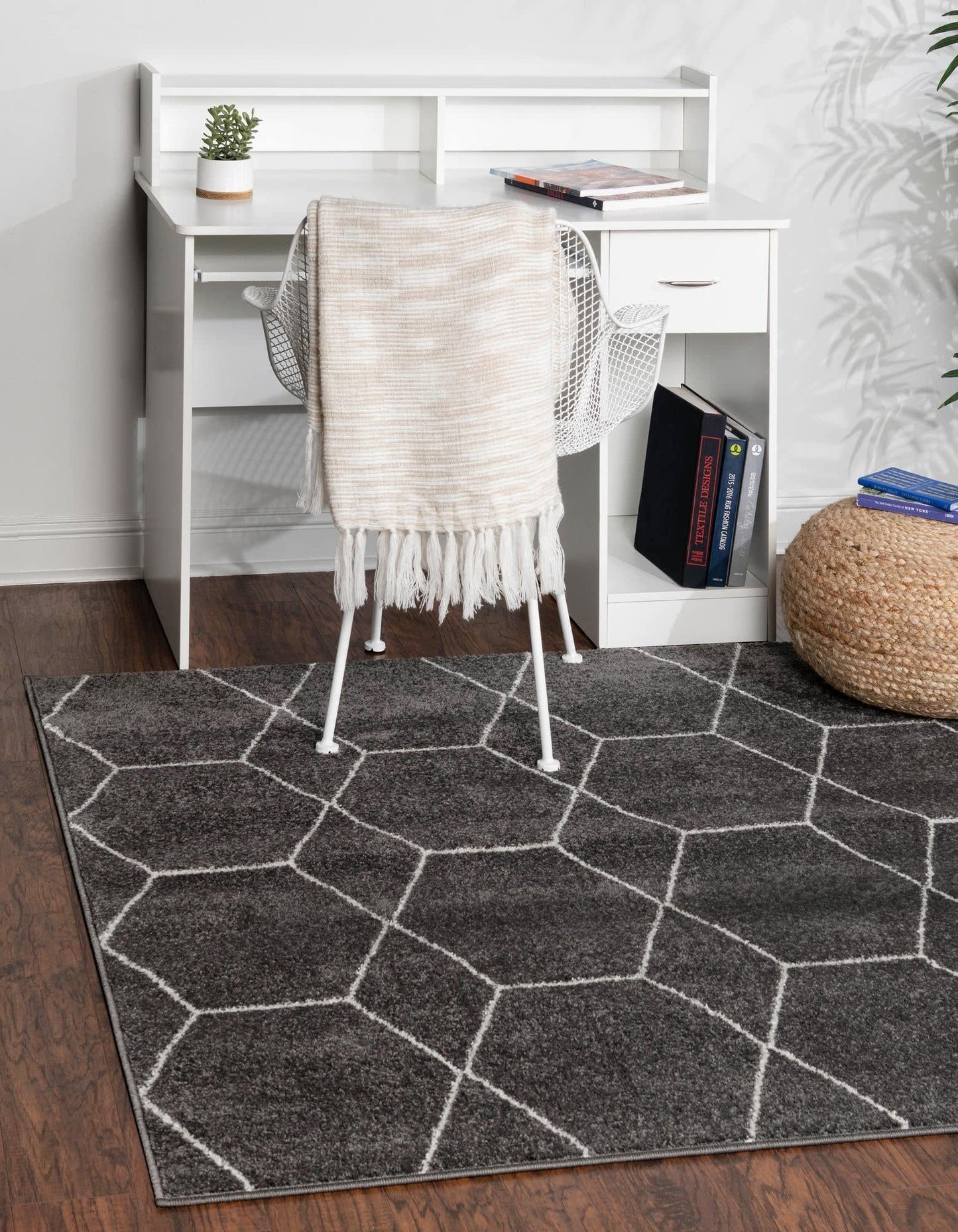 Rugs.com - Lattice Frieze Rug – 6 Ft Square Dark Gray Easy-Clean Rug – Modern Trellis for Living Rooms, Bedrooms, and Offices
