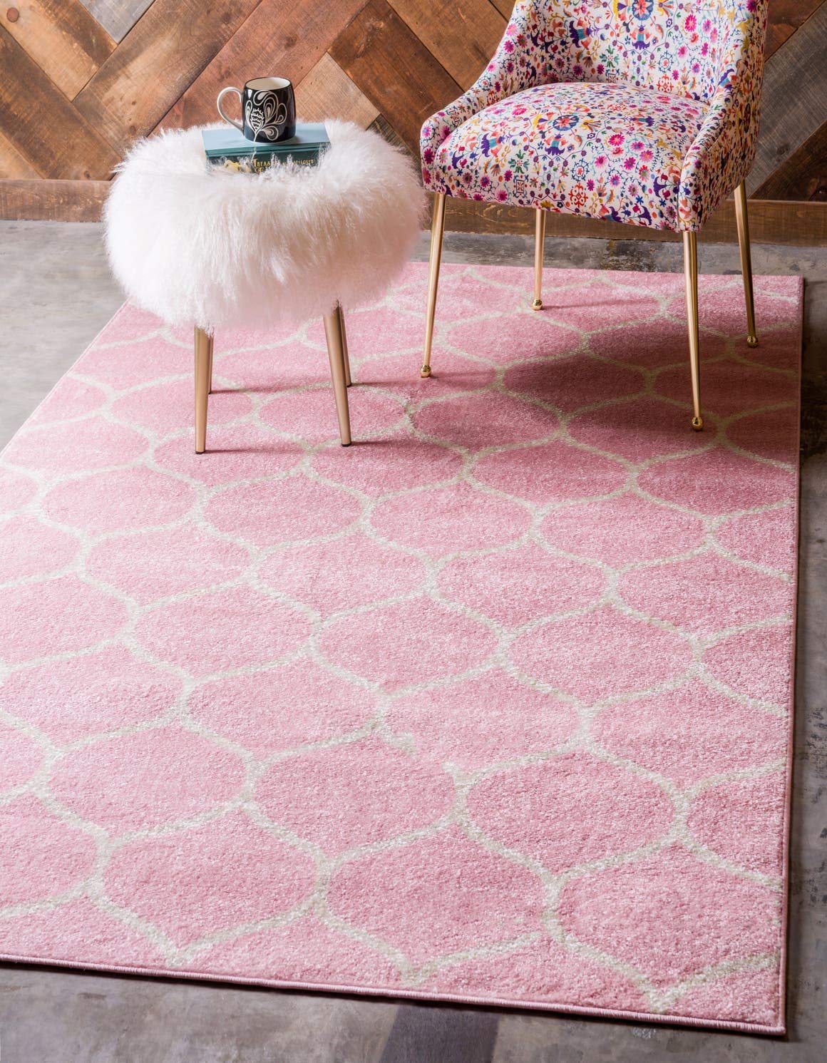 Unique Loom Trellis Frieze Collection Area Rug - Rounded (4' 1" x 6' 1", Light Pink/ Ivory)